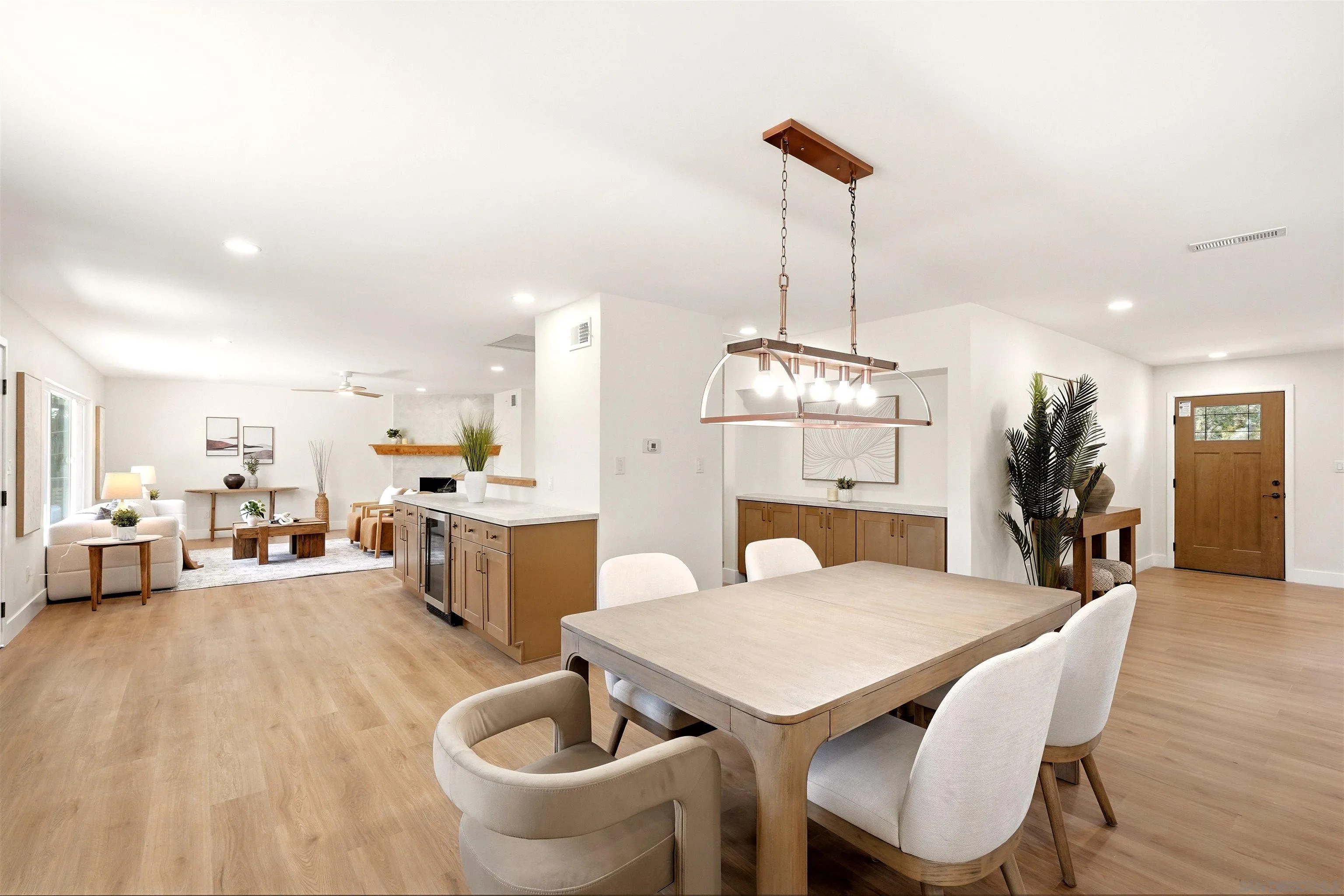 https://cdn.realtyfeed.com/cdn/127/260024788/d4f8f9e19e010587a4d9401019c439e3.webp