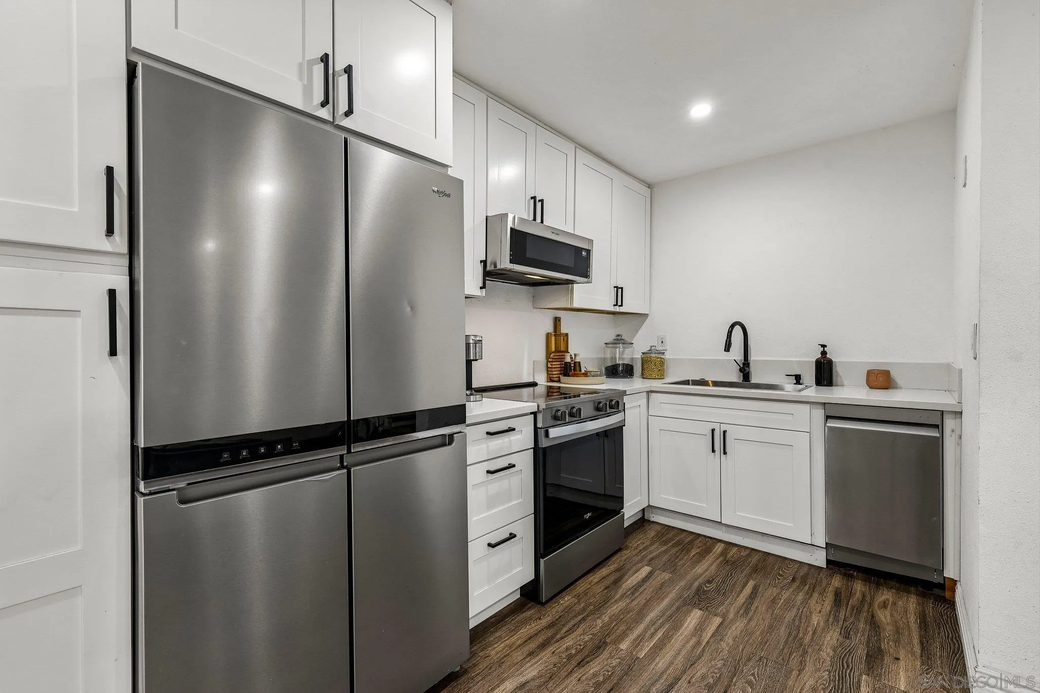 https://cdn.realtyfeed.com/cdn/127/260024793/6011096fc1bfa91acc9b06853d87b2c4.webp