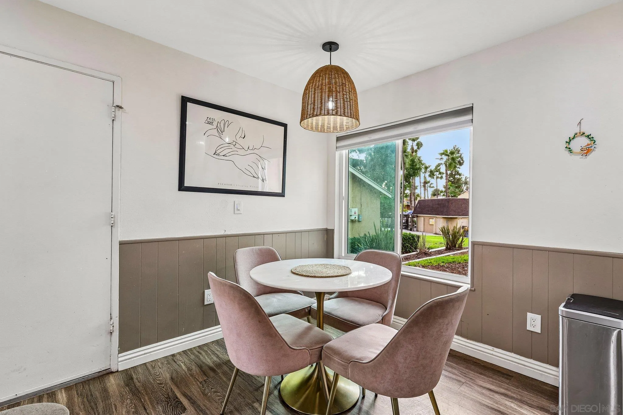 https://cdn.realtyfeed.com/cdn/127/260024793/e00bbba90612d544803bb6d0b3878323.webp