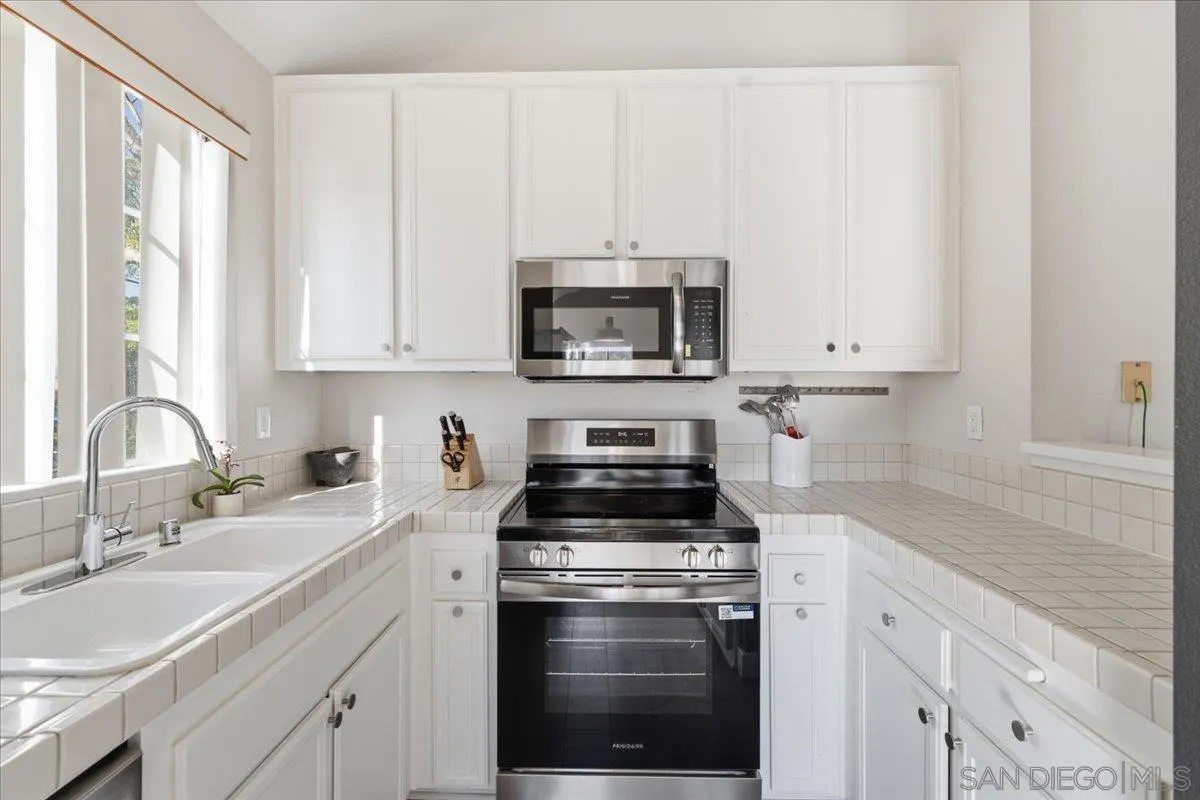 https://cdn.realtyfeed.com/cdn/127/260024794/eef188f99a36cc67c9f8a42f91edc33b.webp
