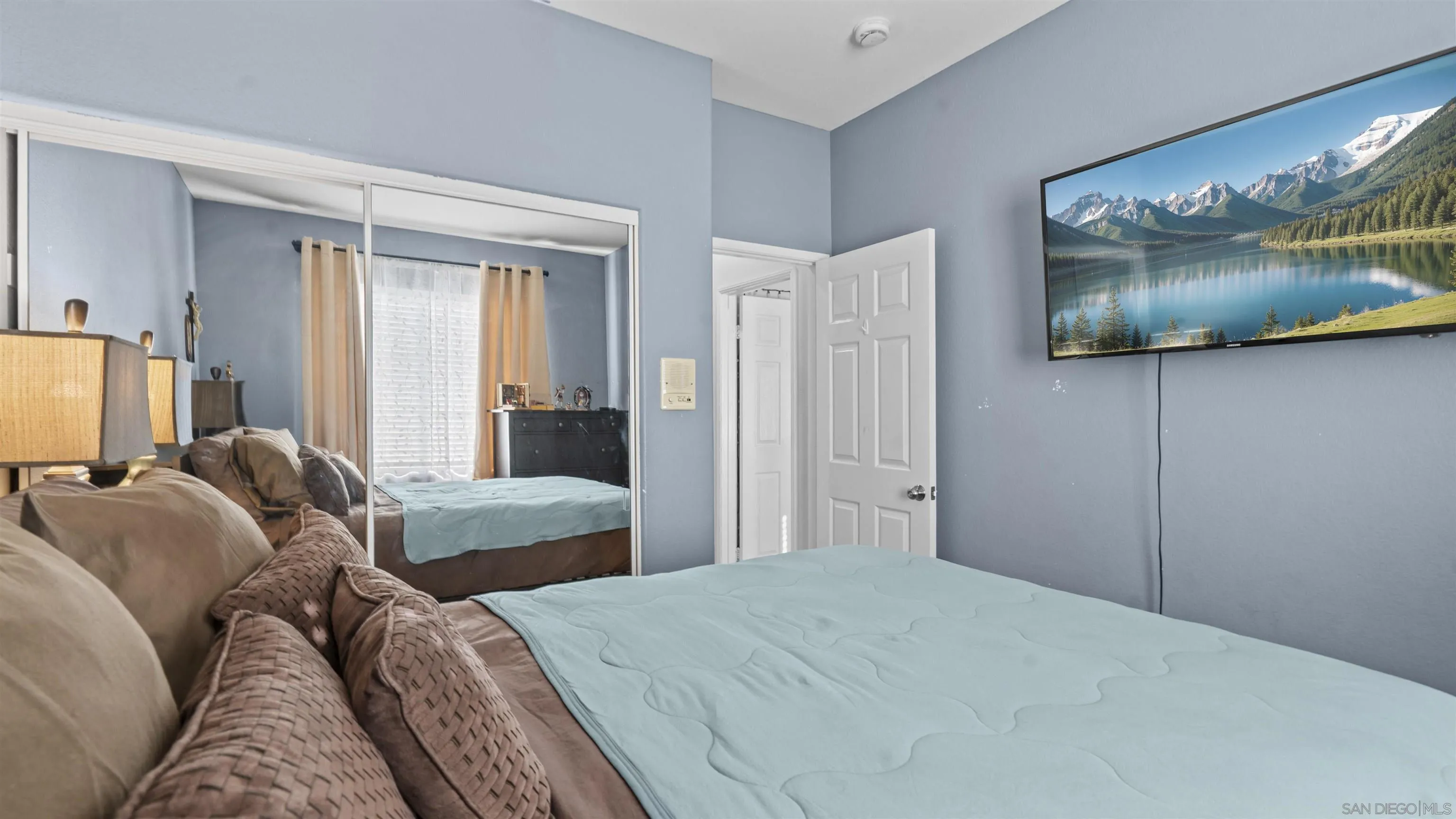 https://cdn.realtyfeed.com/cdn/127/260024795/0685a6b6f6b3d7d34c14e77a98398c25.webp