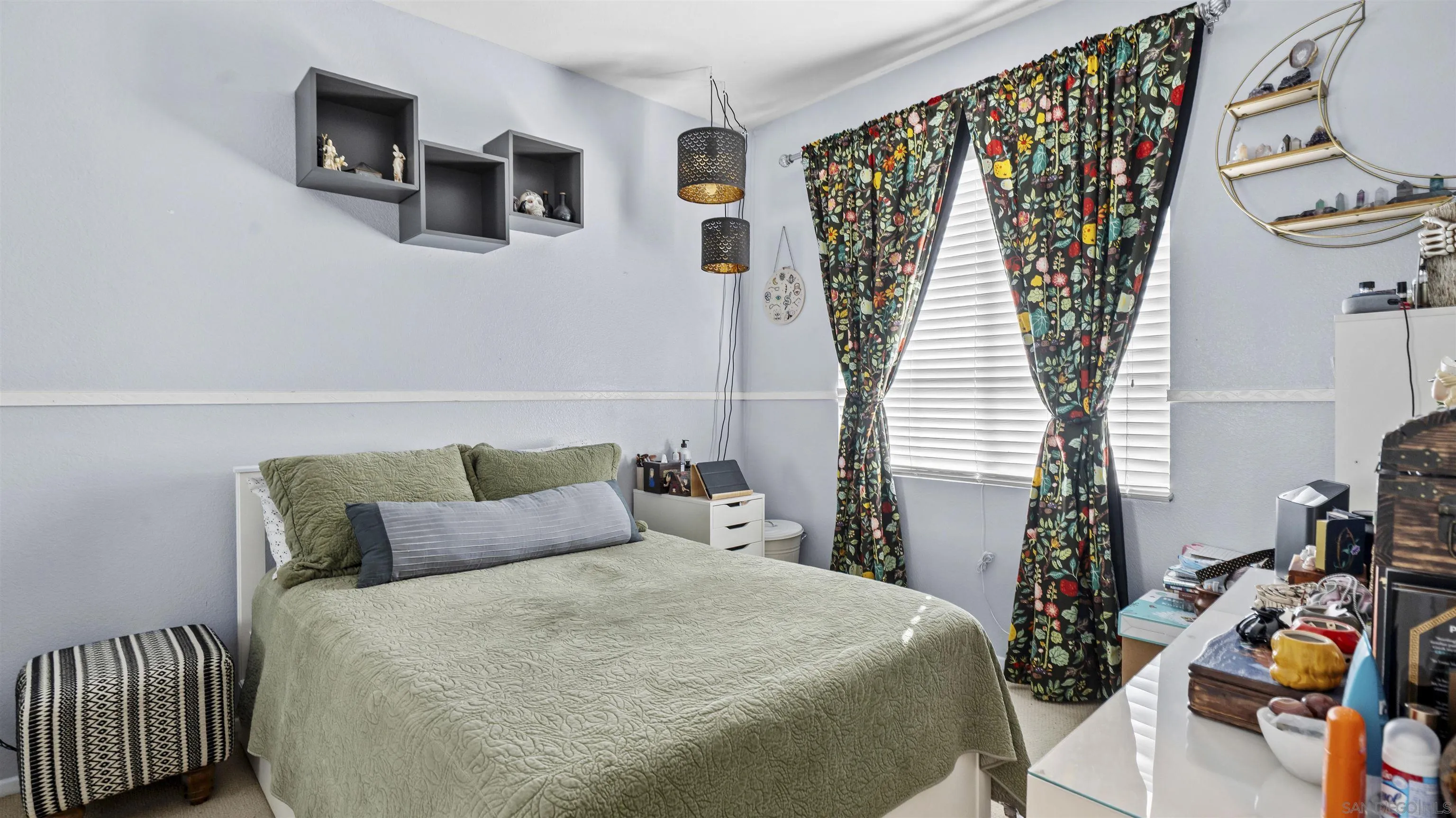 https://cdn.realtyfeed.com/cdn/127/260024795/34bc7241cf63de38429bd972e9e7bf37.webp