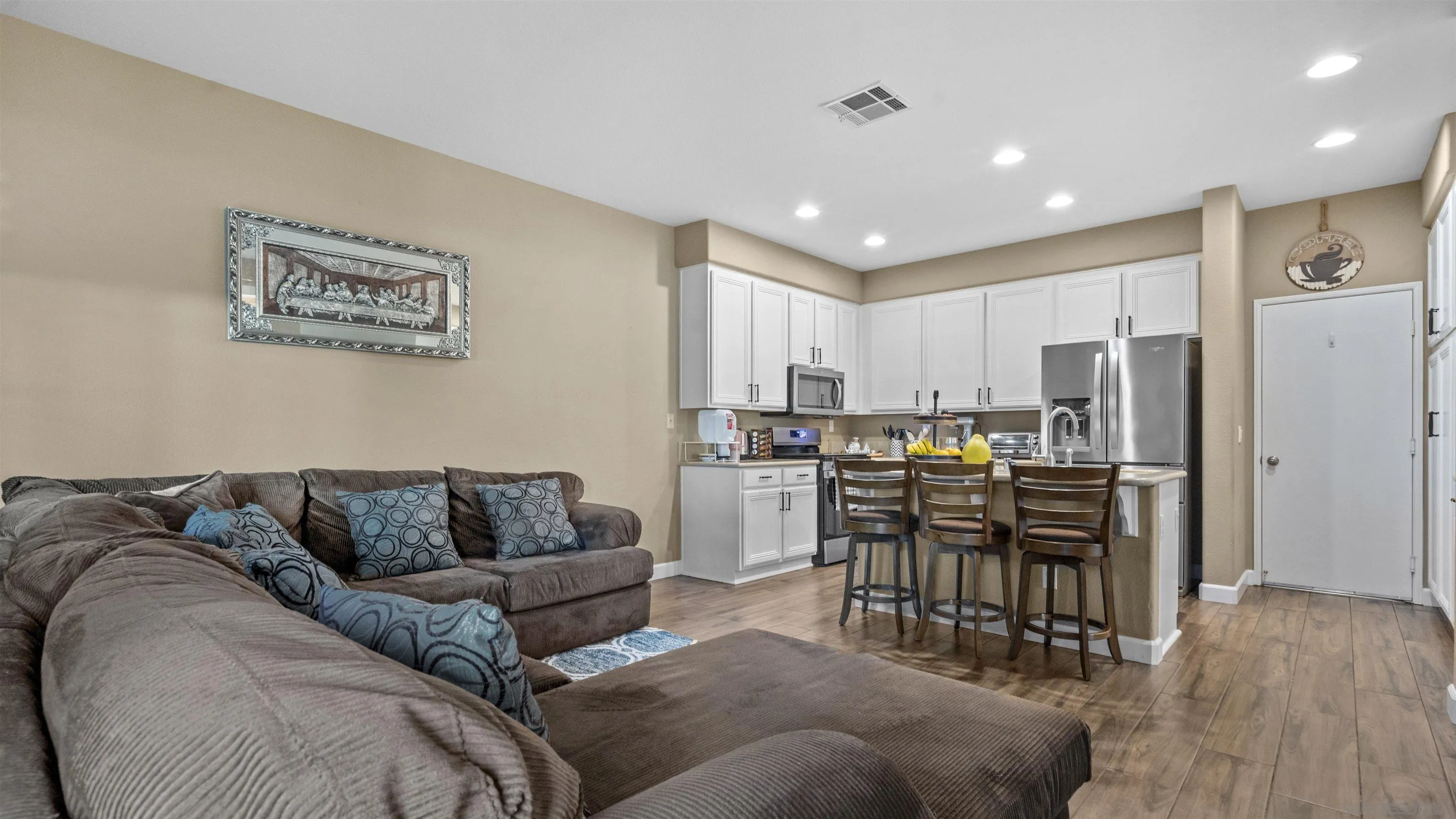 https://cdn.realtyfeed.com/cdn/127/260024795/46d6ac2723d99033c74964ff30a74ffb.webp