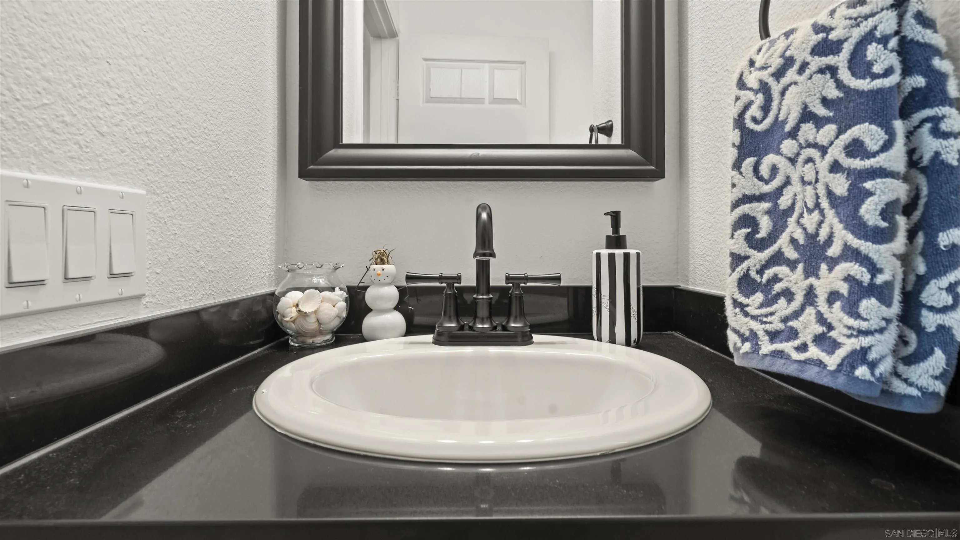 https://cdn.realtyfeed.com/cdn/127/260024795/d6bb31485daaae0969613bb33a9a654c.webp