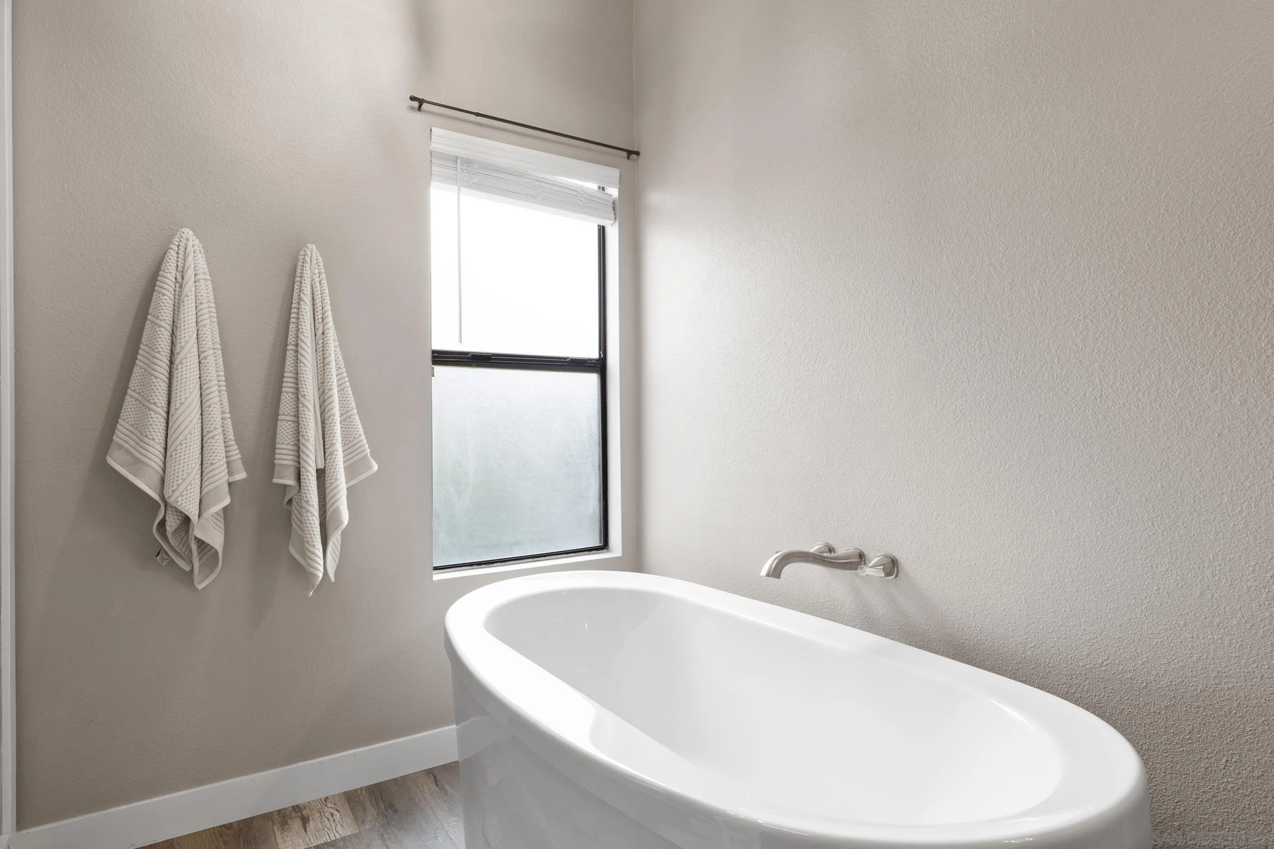 https://cdn.realtyfeed.com/cdn/127/2600248/28d6889e037f10181c7036225d290956.webp