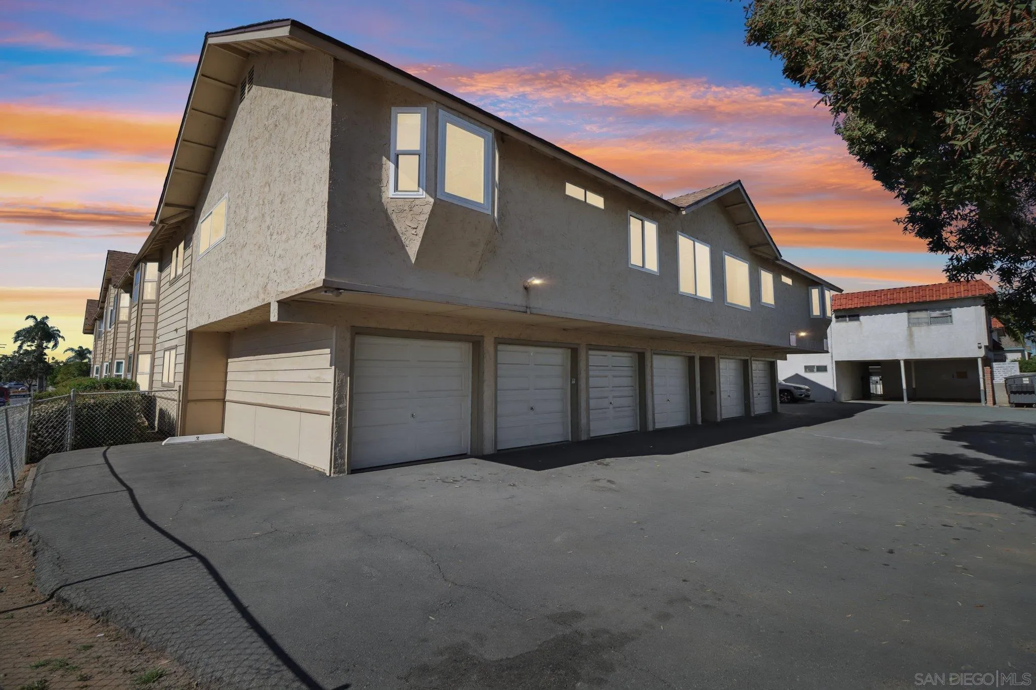 1274 Holly Ave.