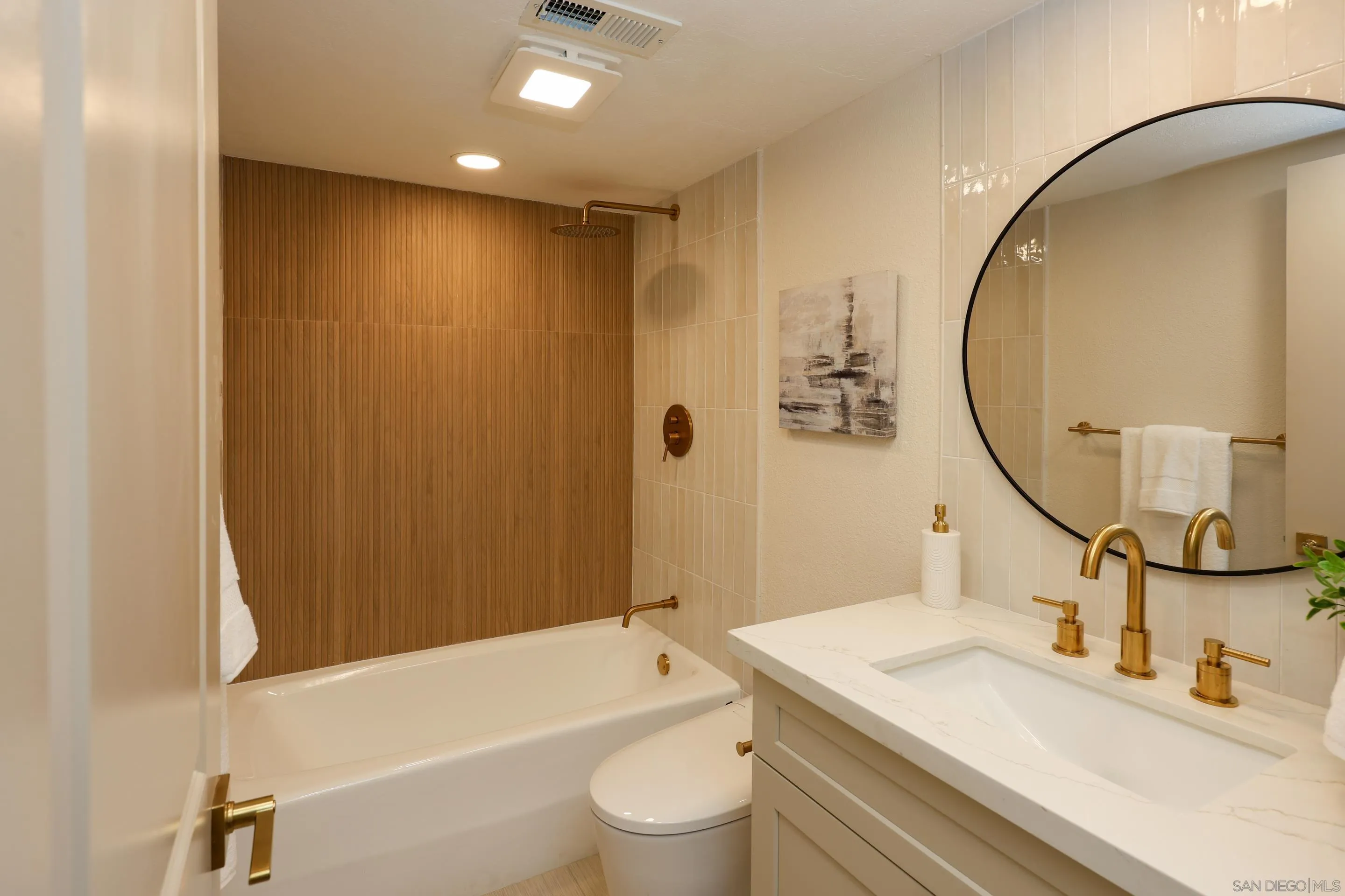 https://cdn.realtyfeed.com/cdn/127/260024827/7867b93bc0809b002bae35db48aa82bc.webp