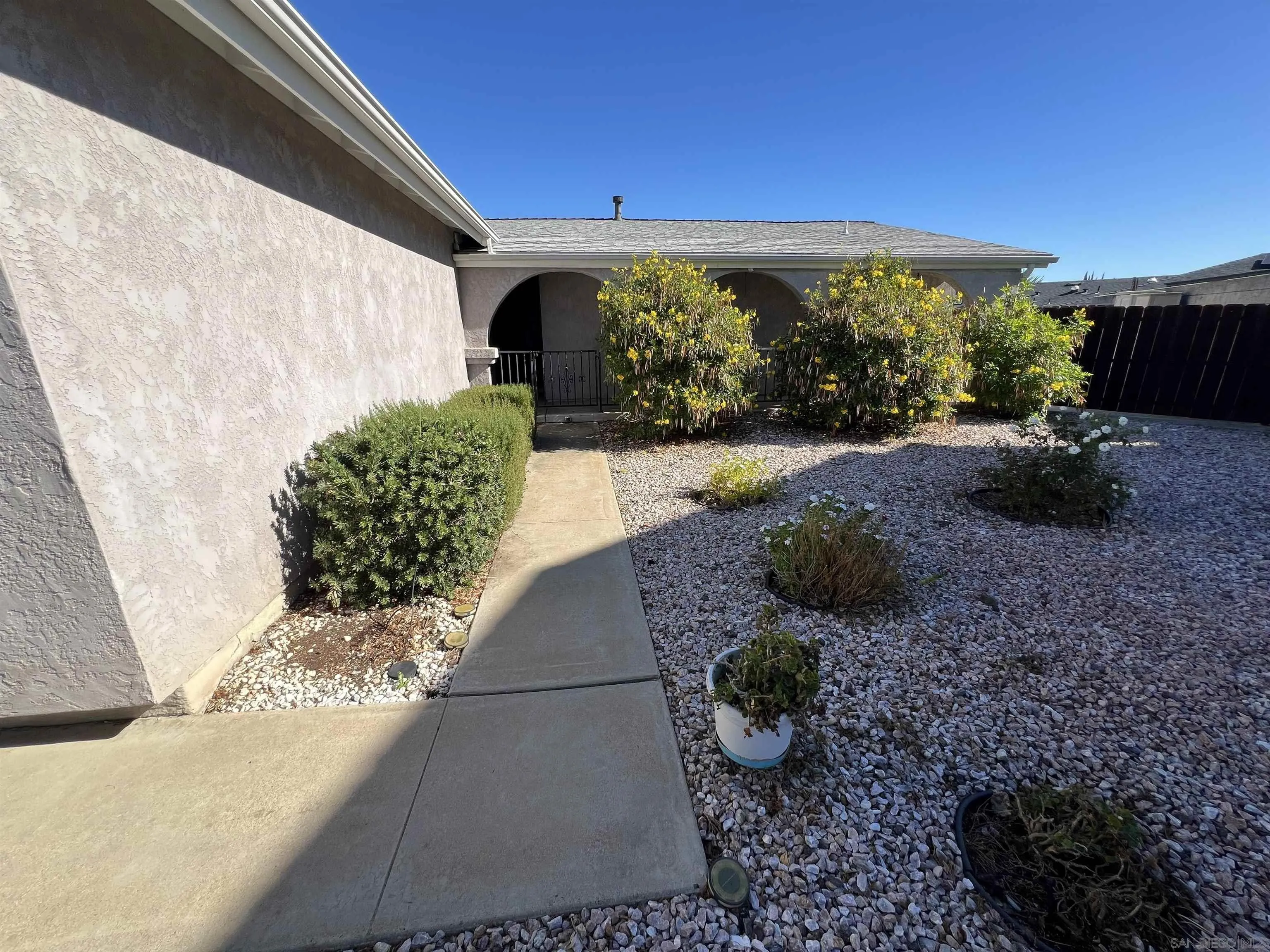 https://cdn.realtyfeed.com/cdn/127/260024836/3db4606057b7b58035ecc3bdb944e833.webp