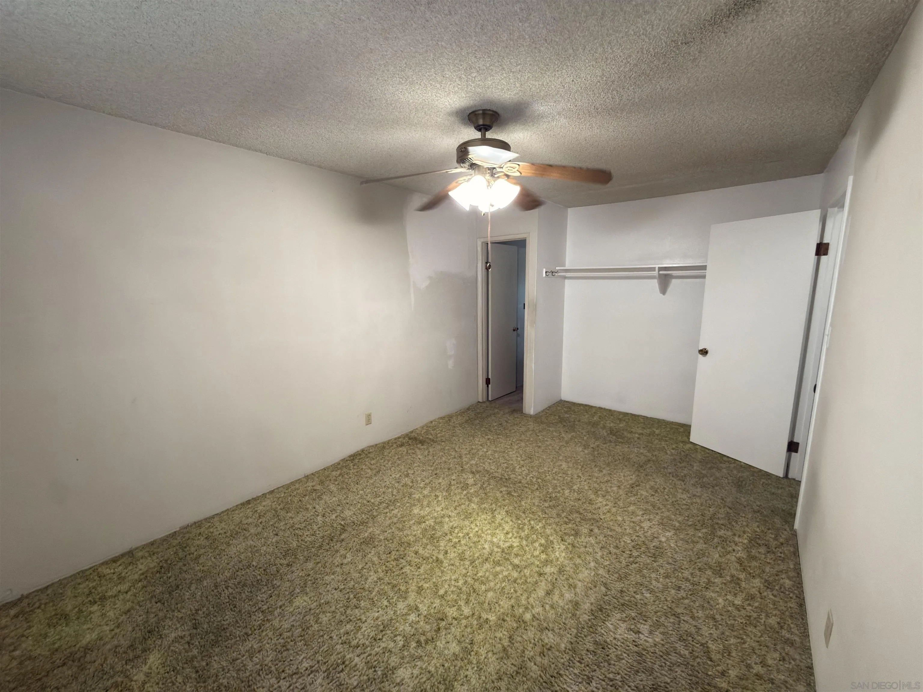 https://cdn.realtyfeed.com/cdn/127/260024836/5cc7917bf3f8a2adb4cc9191744c9f71.webp