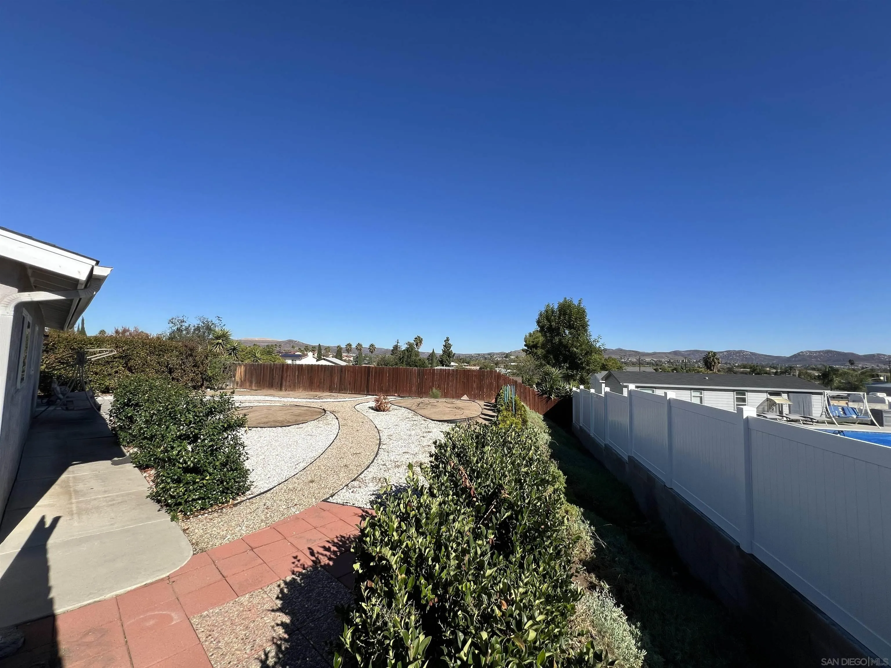 https://cdn.realtyfeed.com/cdn/127/260024836/8c049033d5582f4c1ce194ea78e140dc.webp