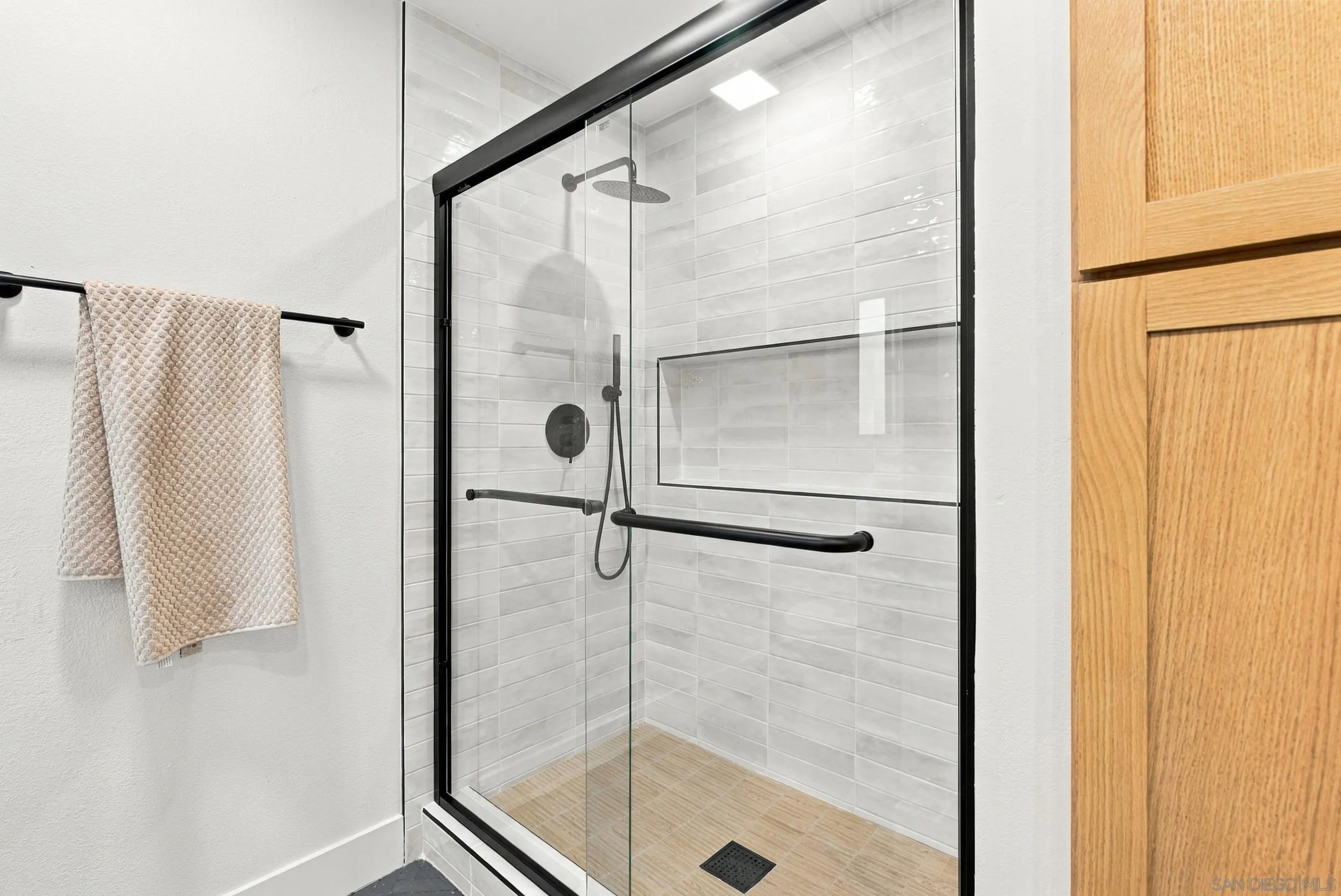 https://cdn.realtyfeed.com/cdn/127/260024841/54c5c297c8e72428d37b1ed103dd36a3.webp