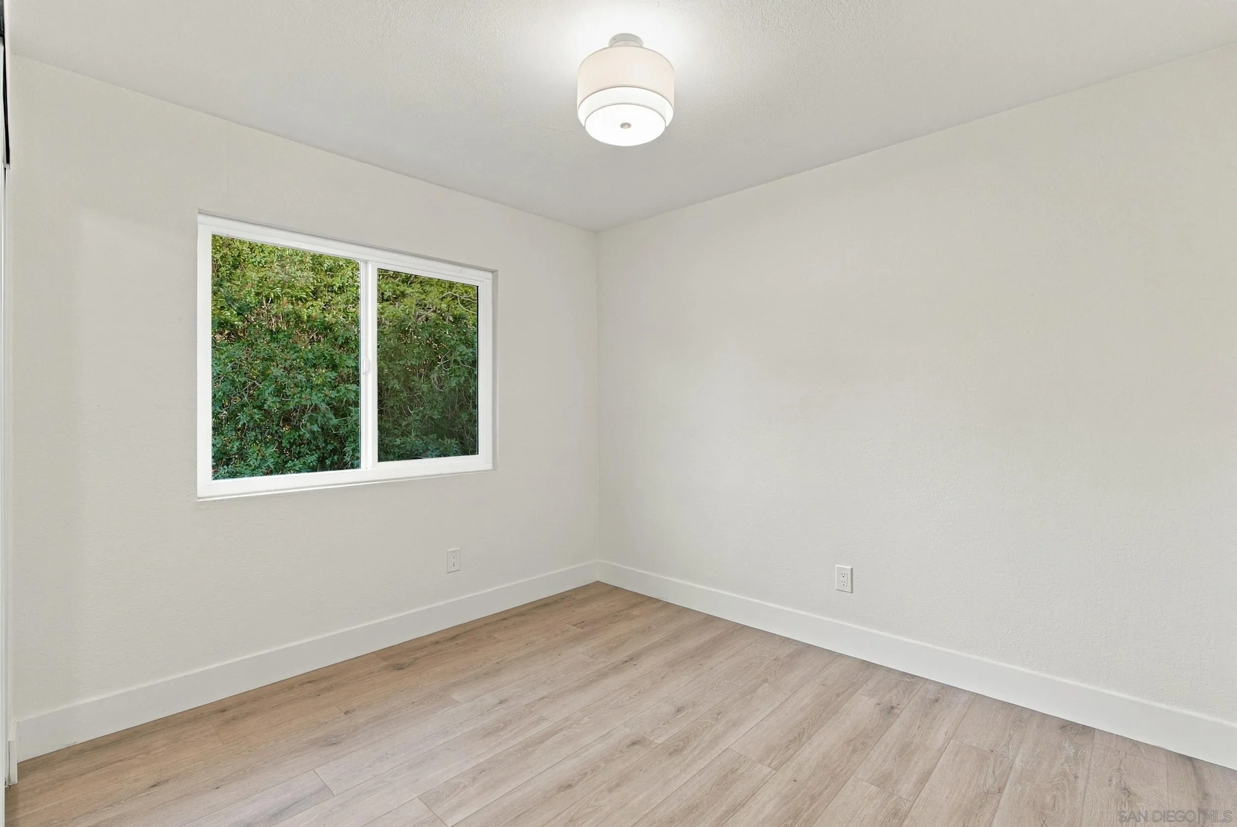 https://cdn.realtyfeed.com/cdn/127/260024841/5e3830a7d3aaaf8c02c589b07210a99f.webp