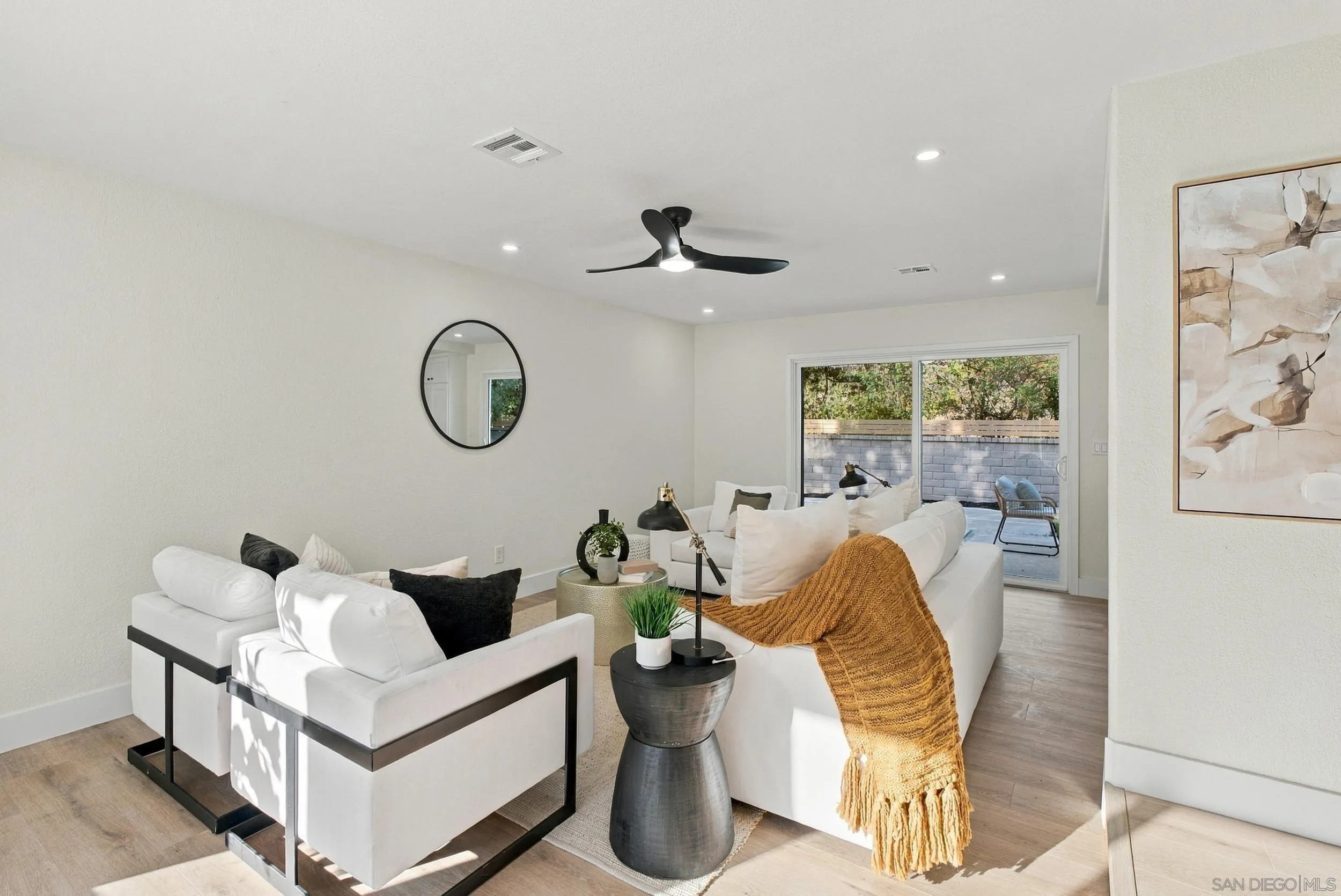 https://cdn.realtyfeed.com/cdn/127/260024841/72c00b7de209c10ff37053d4a7f36bbf.webp