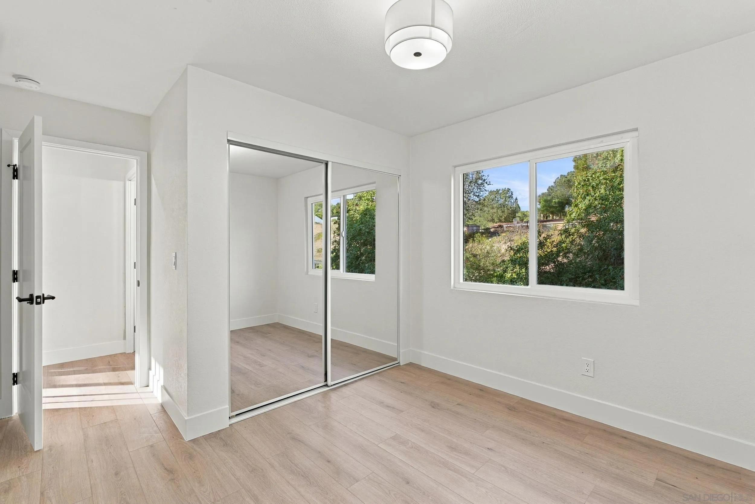 https://cdn.realtyfeed.com/cdn/127/260024841/7e754b679223c5559dcefd5a81b939b4.webp