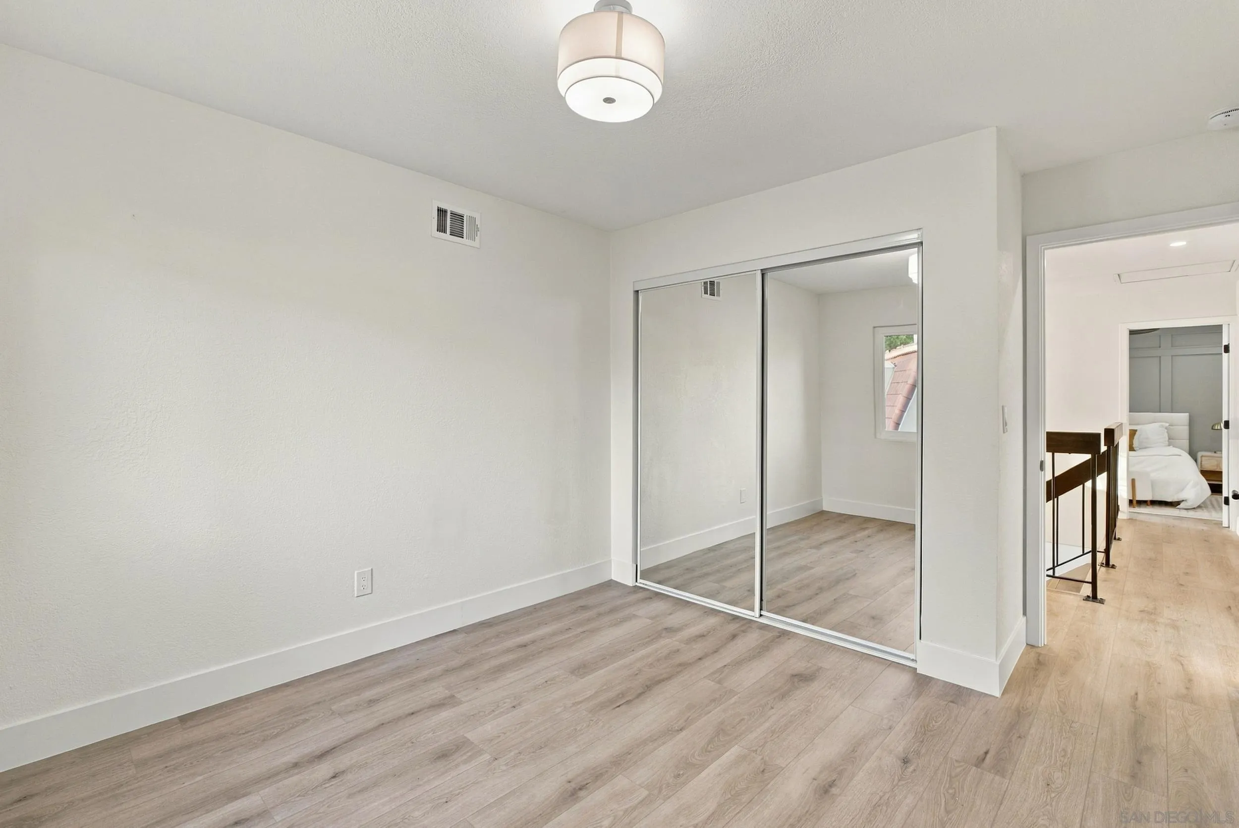 https://cdn.realtyfeed.com/cdn/127/260024841/9ff0e16cc48b902829690937fca0f69b.webp