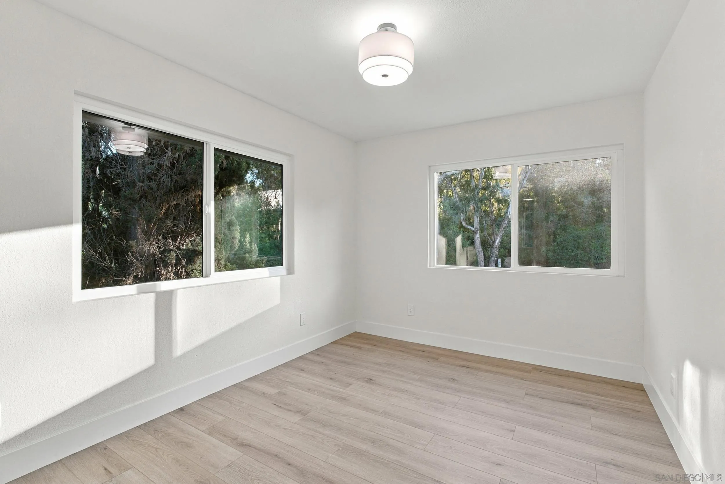 https://cdn.realtyfeed.com/cdn/127/260024841/a06b4396bb68325fee582e56da89ccd7.webp