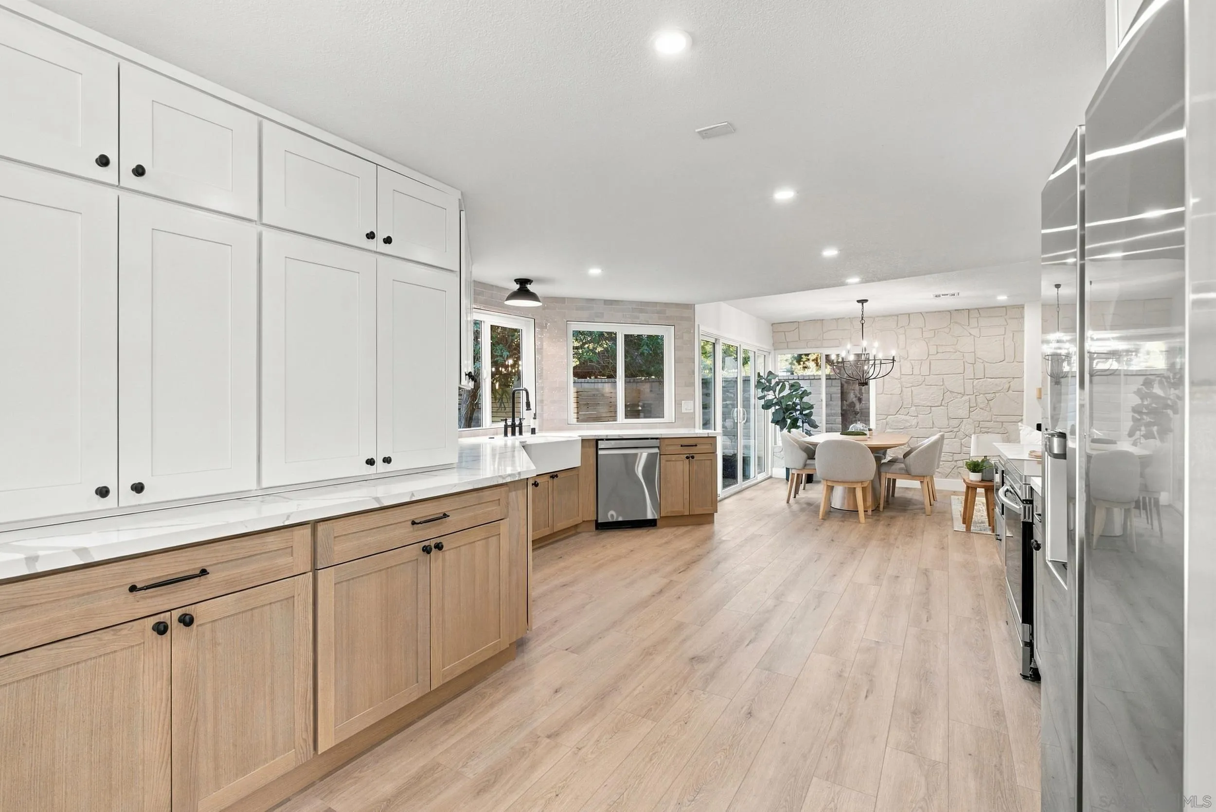 https://cdn.realtyfeed.com/cdn/127/260024841/d693be4b7f91ef5d84d30e3e4dfe5526.webp