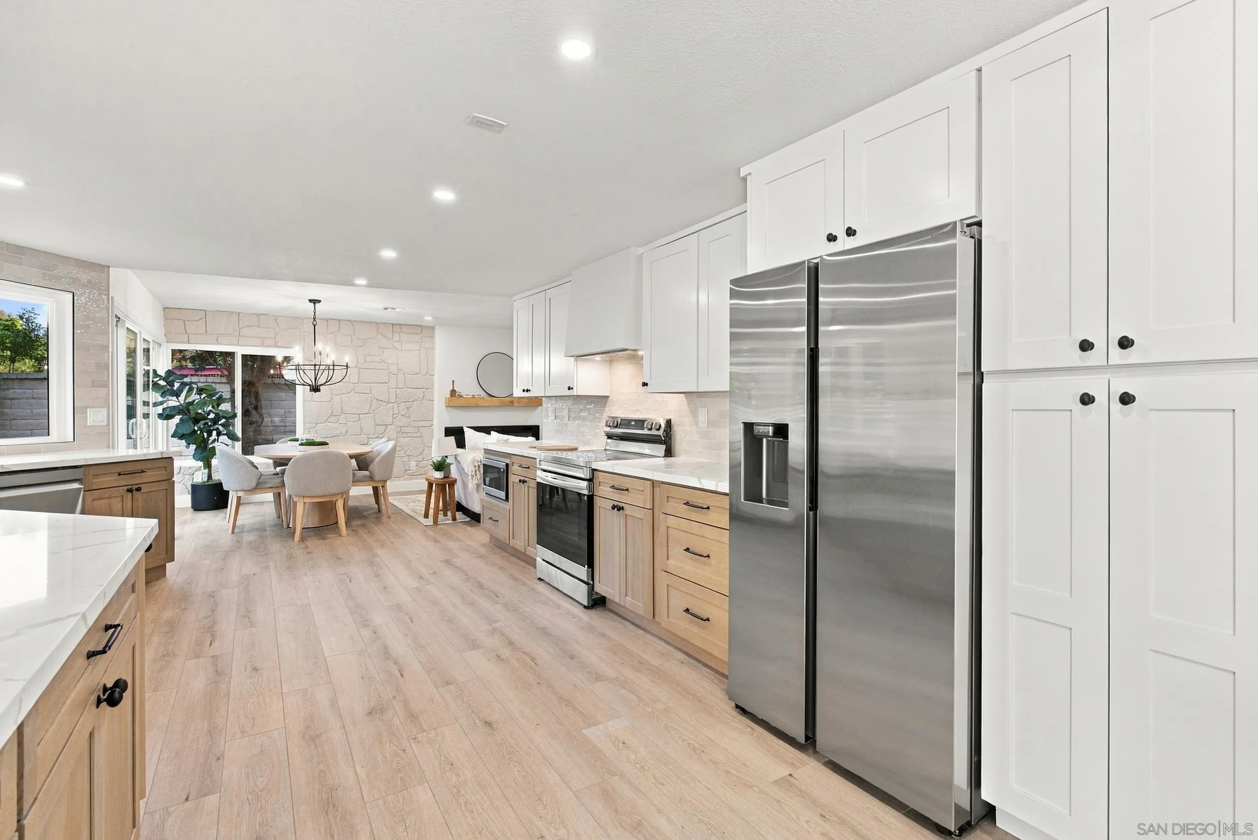 https://cdn.realtyfeed.com/cdn/127/260024841/e8f9a807929e56161442aa5dc28d5e31.webp