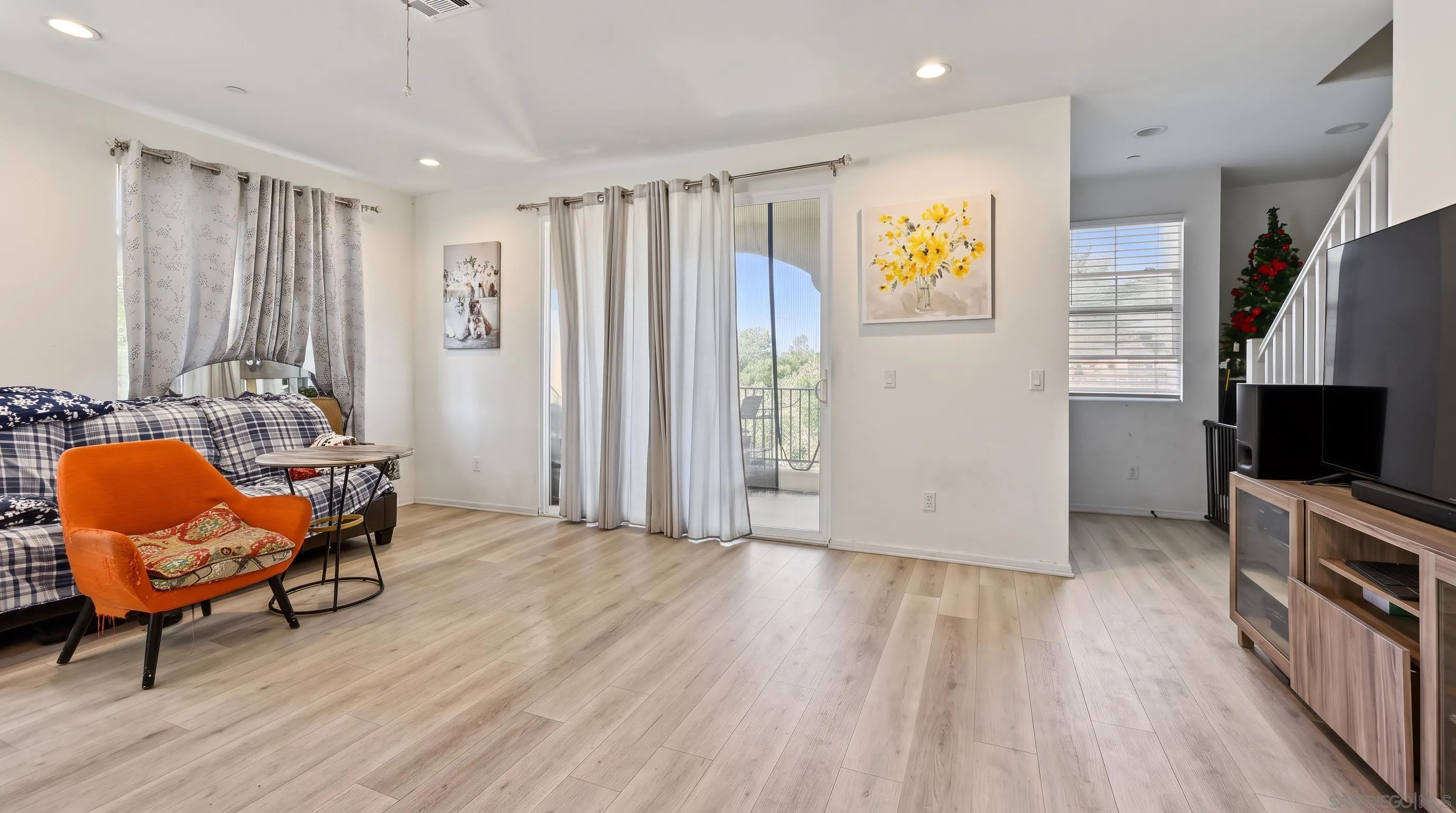 https://cdn.realtyfeed.com/cdn/127/260024844/5ebcdf63678eda565760de55b2284045.webp