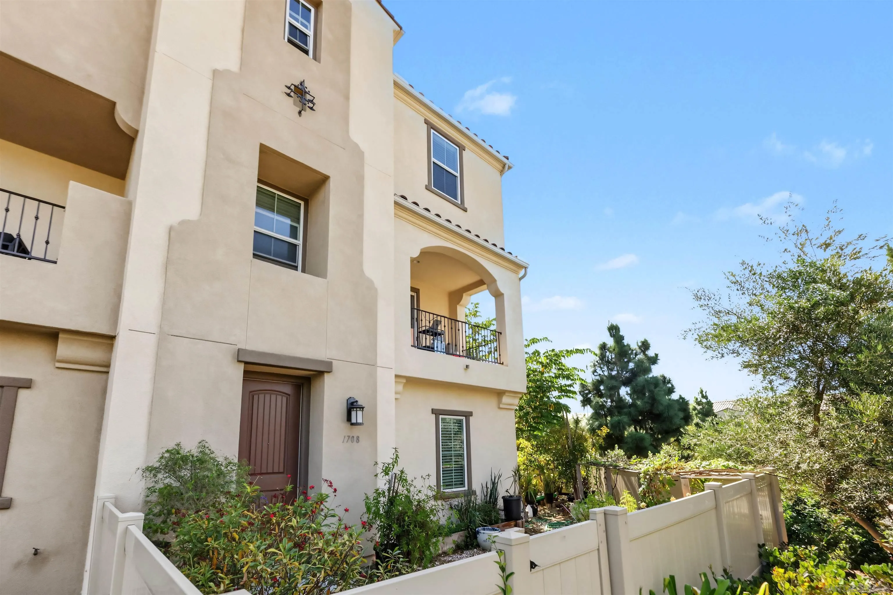 https://cdn.realtyfeed.com/cdn/127/260024844/639f4562e1a42f755dba0ec5c88983e7.webp