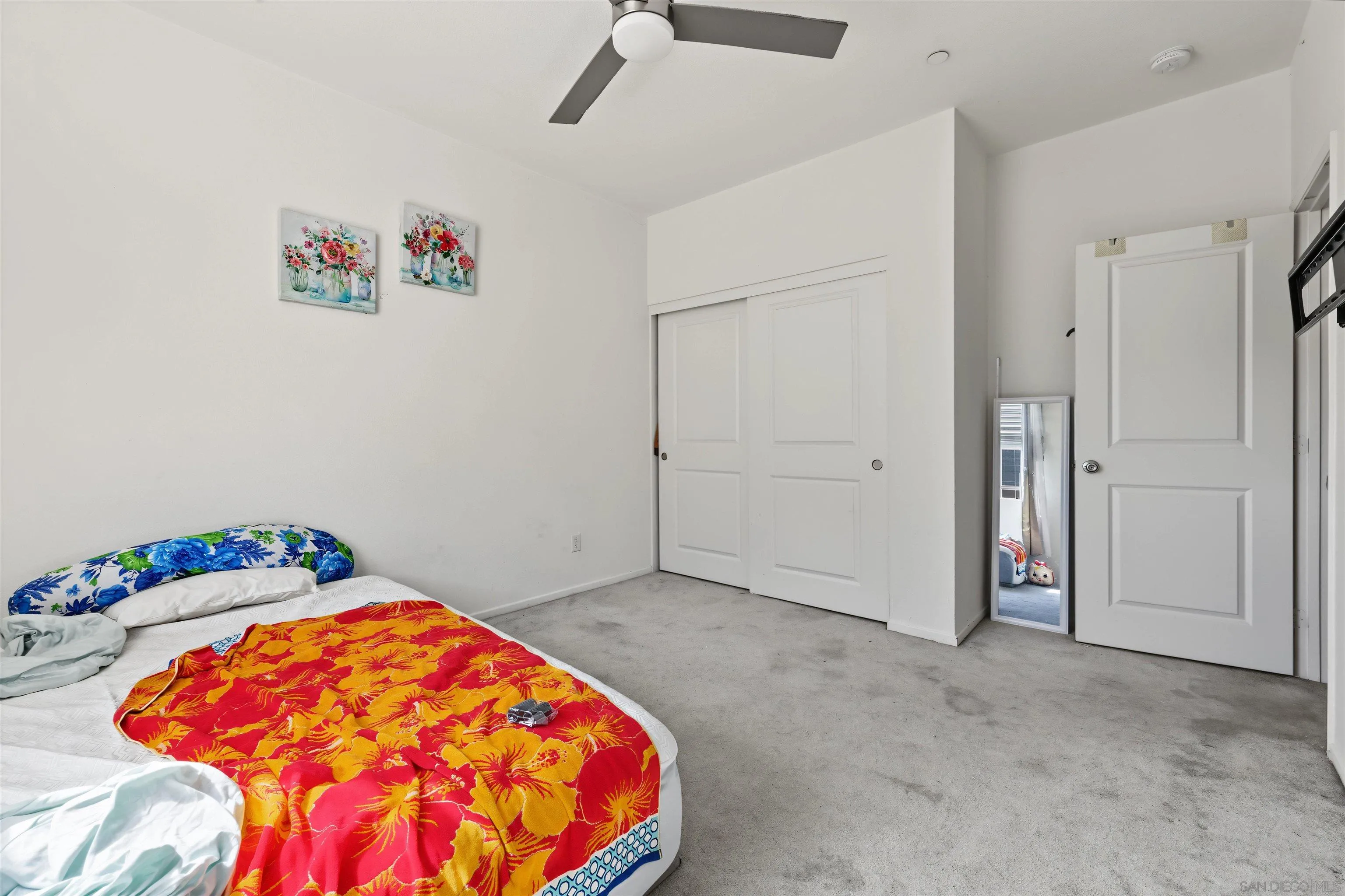https://cdn.realtyfeed.com/cdn/127/260024844/909f89a6c73e4d8e22d5f665e6370ee2.webp