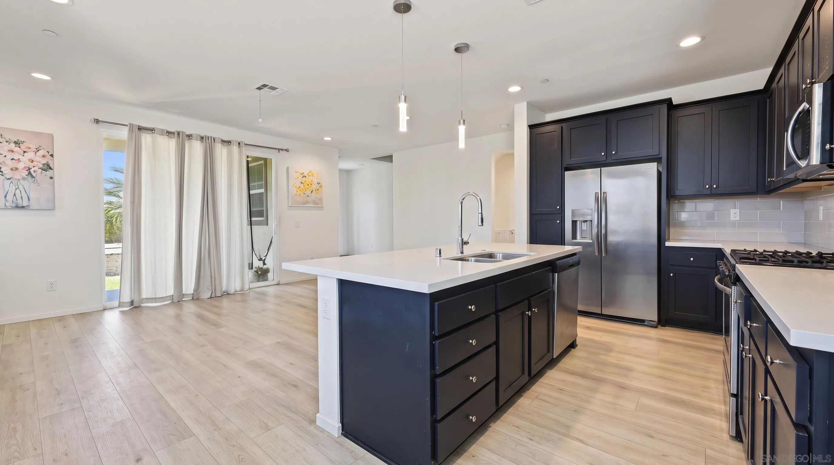 https://cdn.realtyfeed.com/cdn/127/260024844/b49478de20a98312269792e291b0cab9.webp