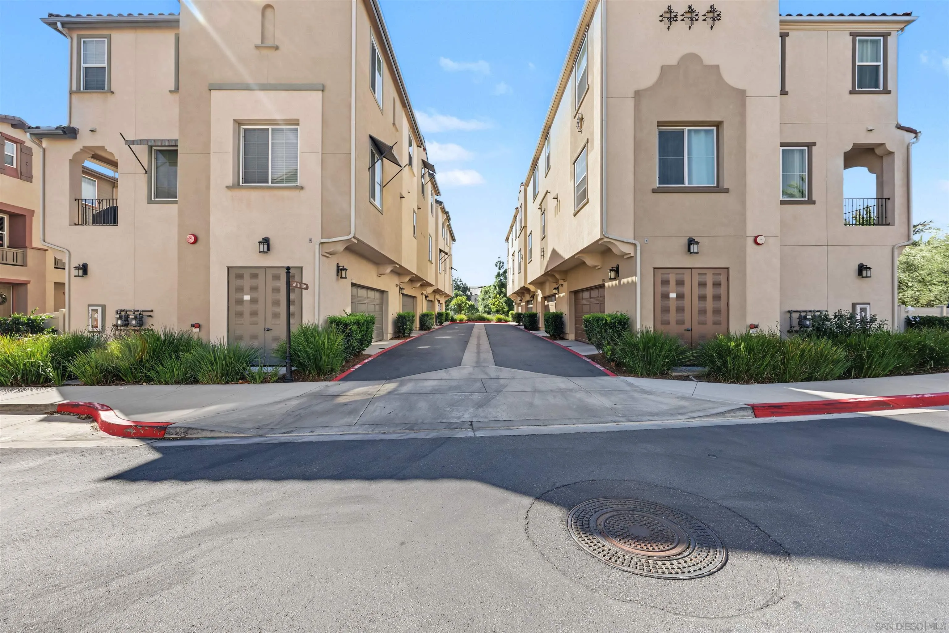 https://cdn.realtyfeed.com/cdn/127/260024844/ead93eb1bb72fd7291d94109b56f0a02.webp