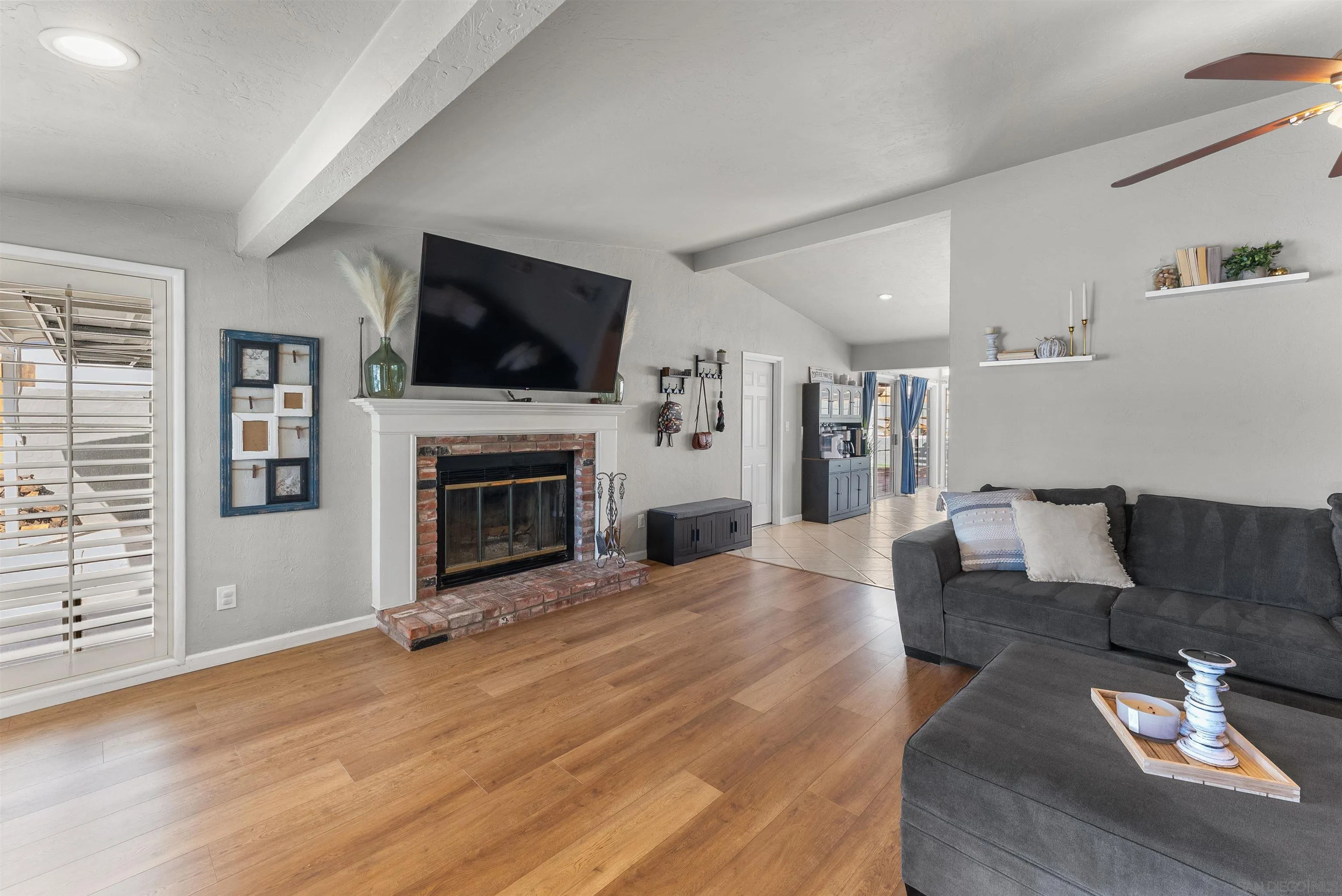 https://cdn.realtyfeed.com/cdn/127/260024850/0a13db86b91b4f7dd87868efc5198209.webp