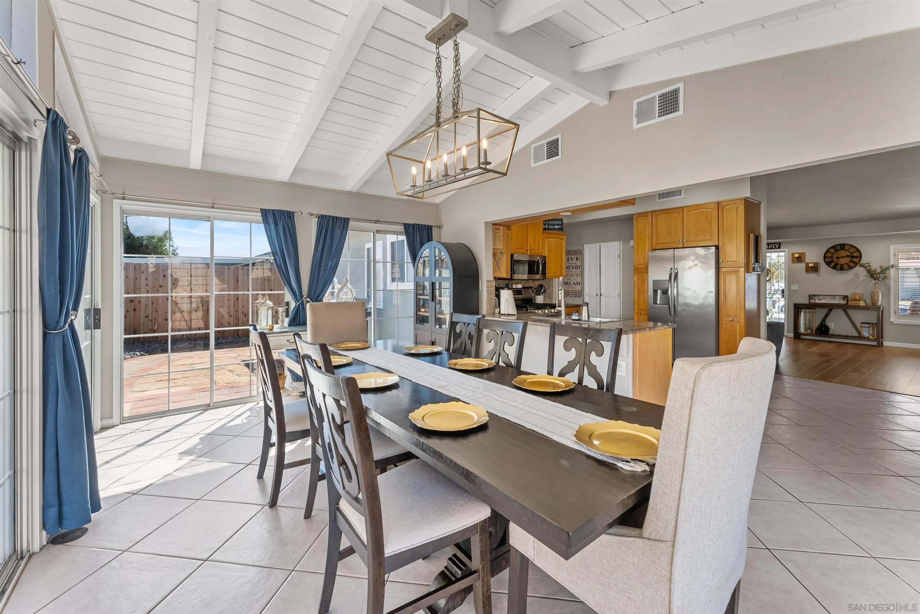 https://cdn.realtyfeed.com/cdn/127/260024850/8e3c8ed47869155c44a1bc620bfed452.webp