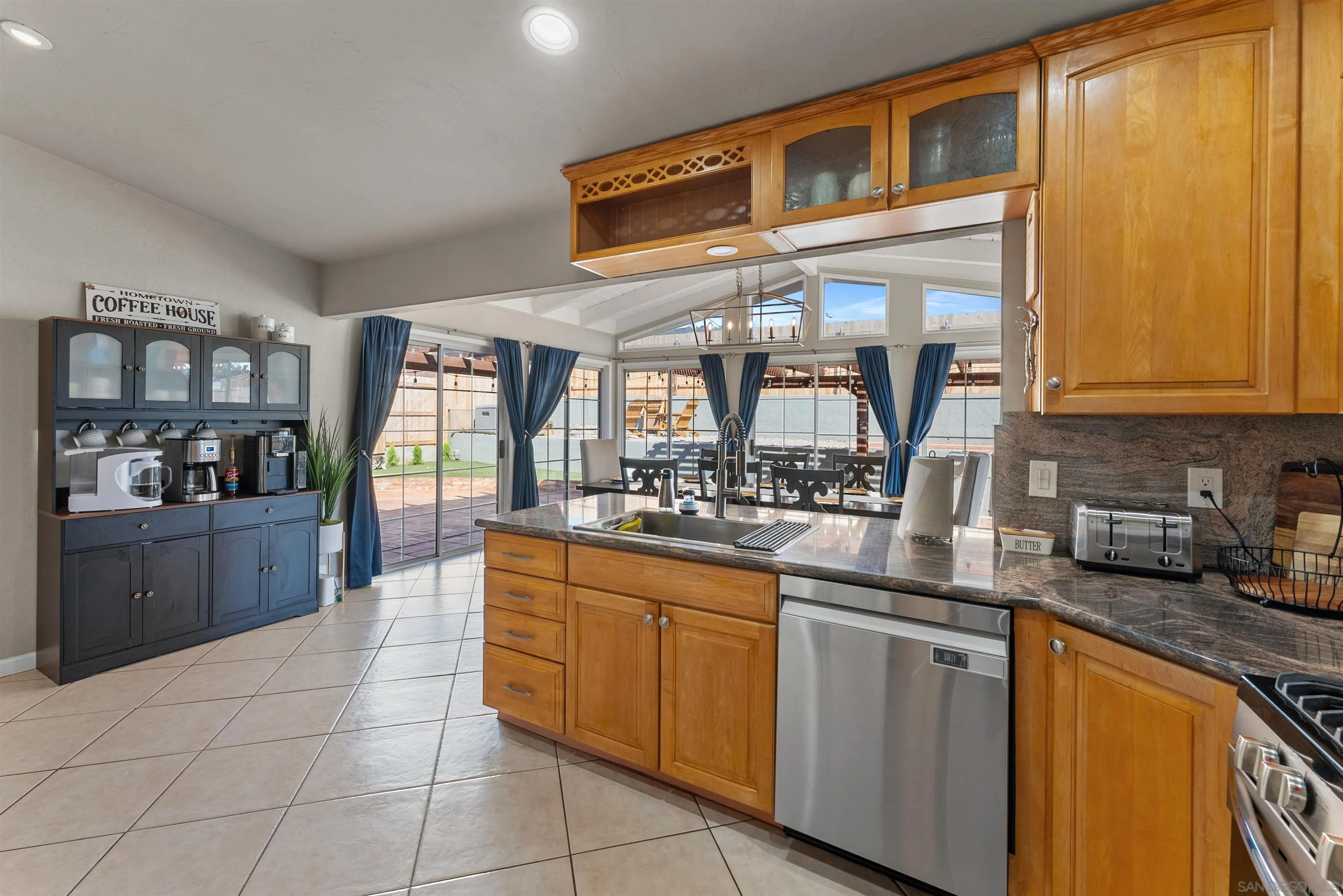 https://cdn.realtyfeed.com/cdn/127/260024850/a54ed5238ae5880c6ee0323e2871d571.webp
