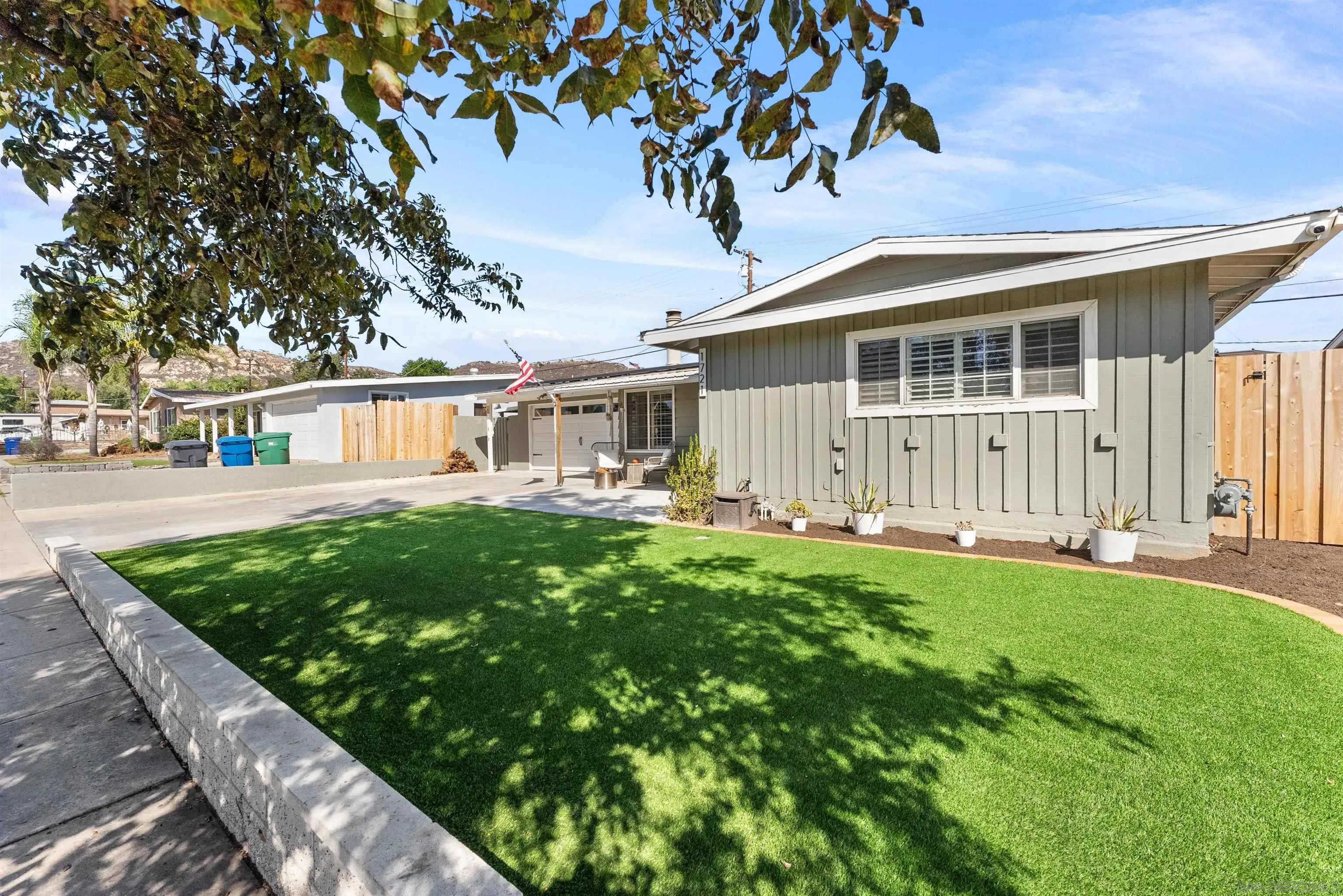 https://cdn.realtyfeed.com/cdn/127/260024850/bb7b2af00563946eb1422dd023852822.webp