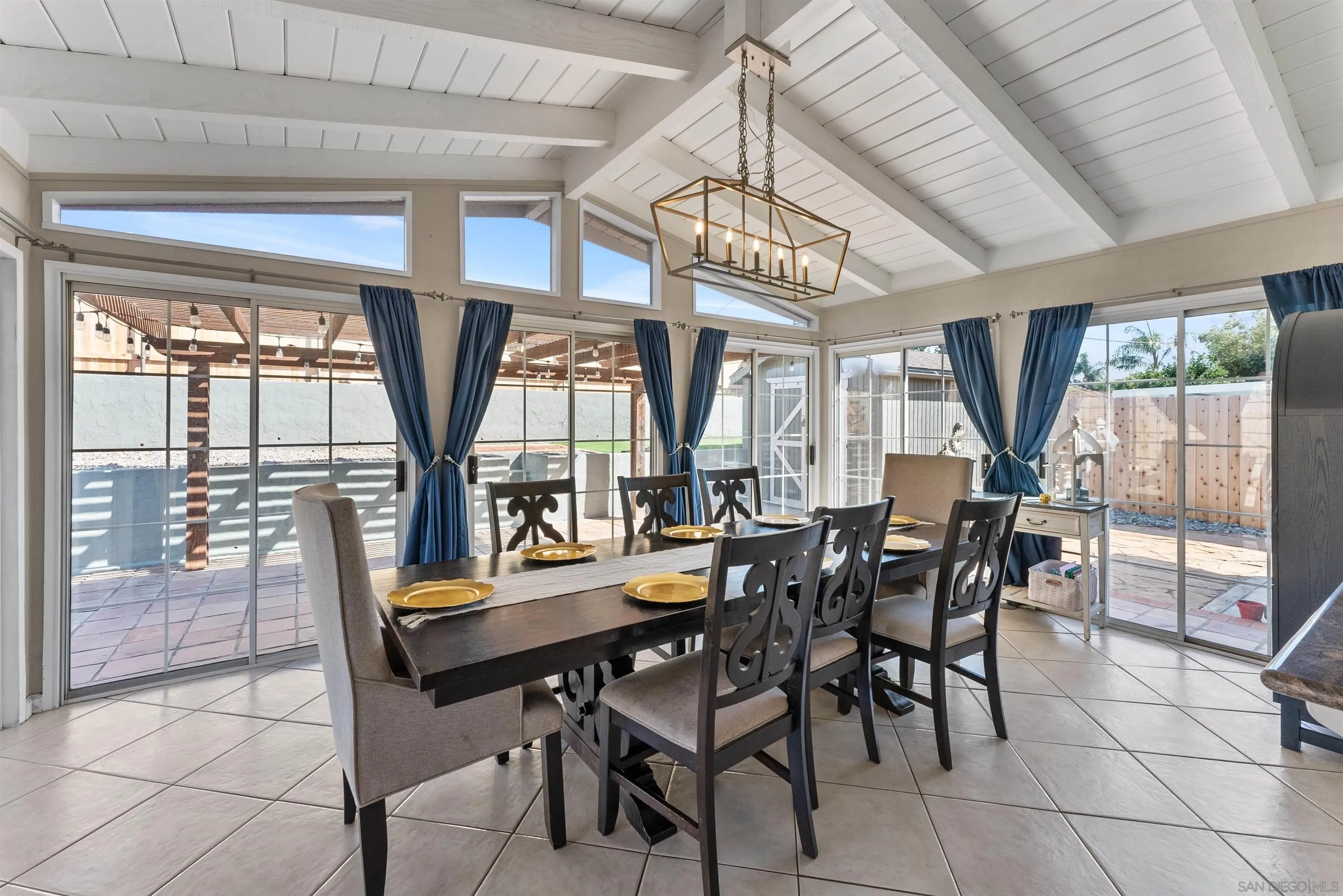 https://cdn.realtyfeed.com/cdn/127/260024850/c6f4a8872e4cb4b6a61d96f1f6b87f93.webp