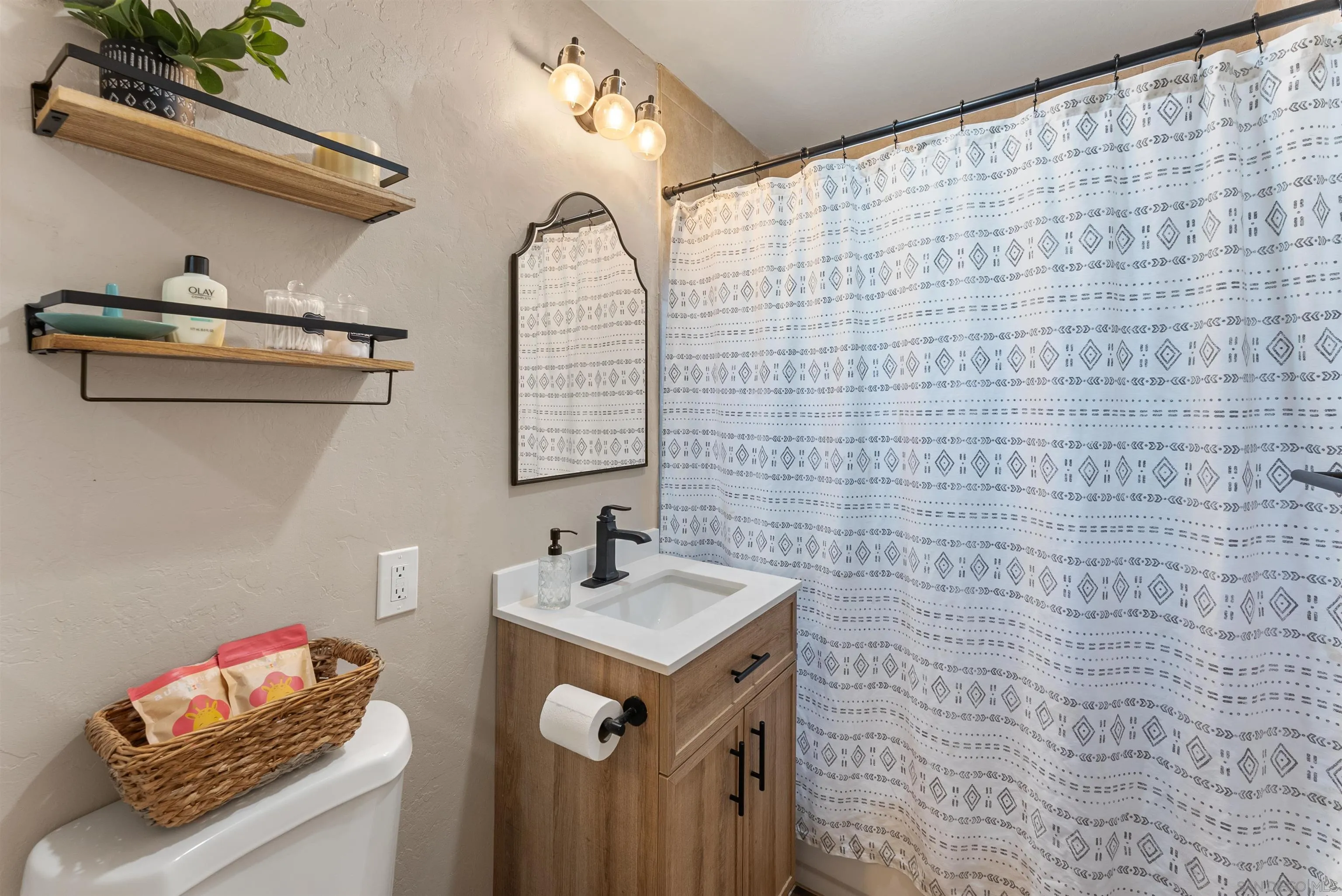 https://cdn.realtyfeed.com/cdn/127/260024850/e56b77c2a26fbce0452784f493ba464c.webp