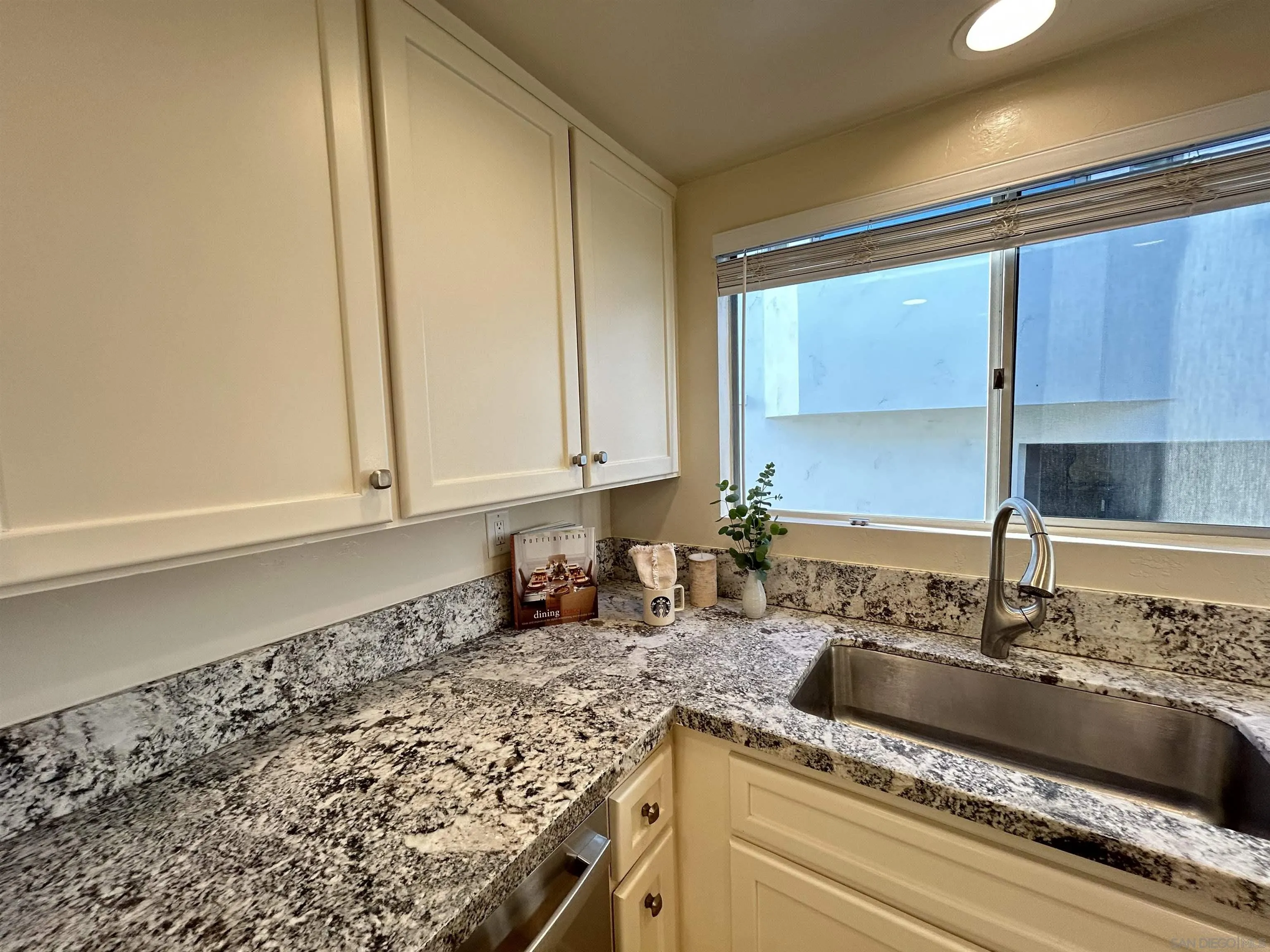 2277 Montgomery Ave, Cardiff, CA 92007, photo 9