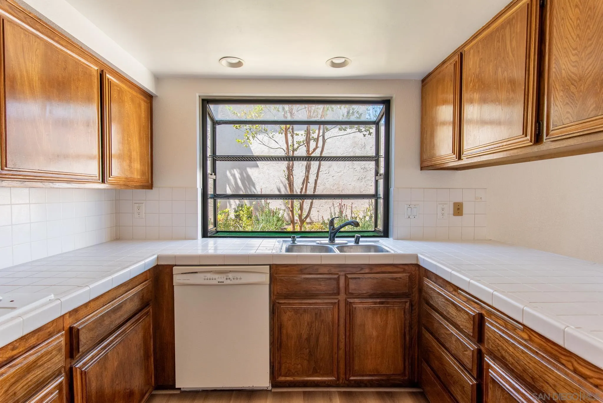 4478 Via Pasear, San Diego, CA 92122, photo 6
