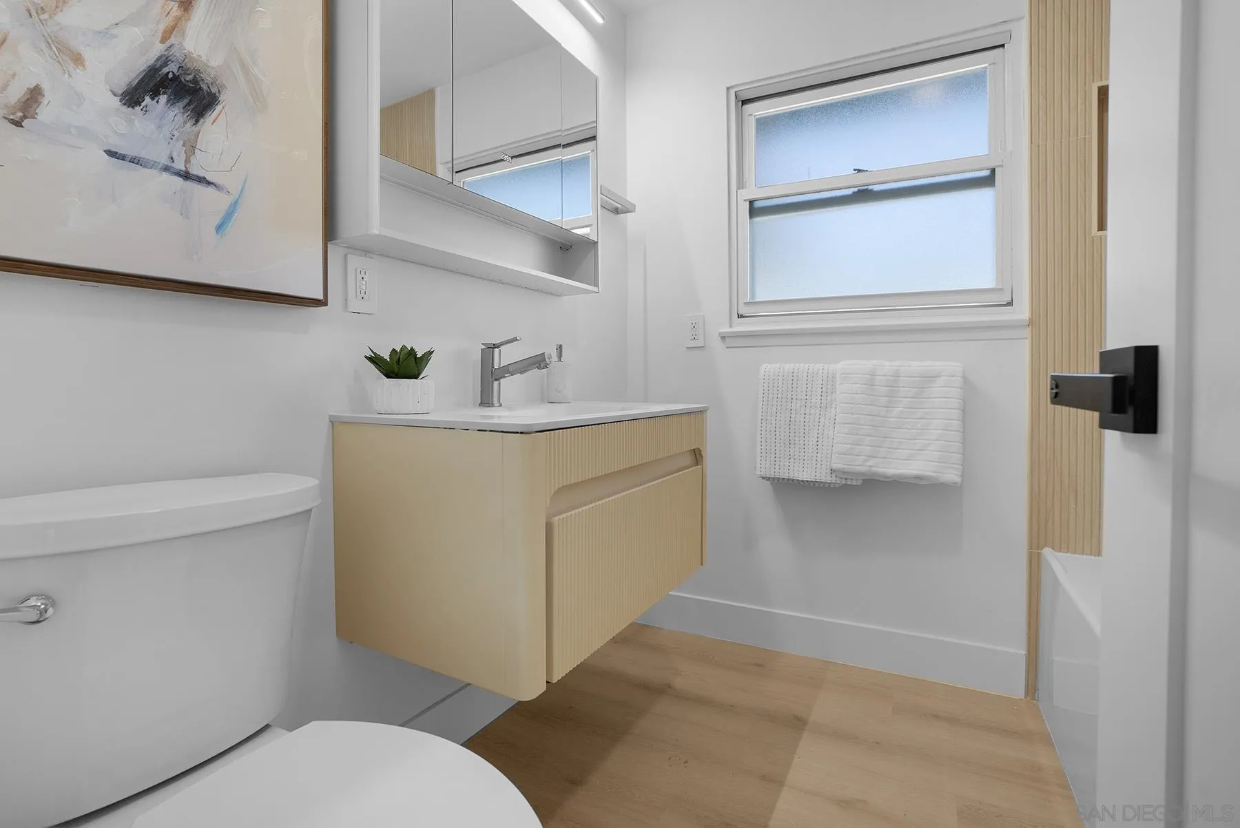 https://cdn.realtyfeed.com/cdn/127/260024864/181bea2e9e7c1e5bc77ea89e4c8dc2f4.webp