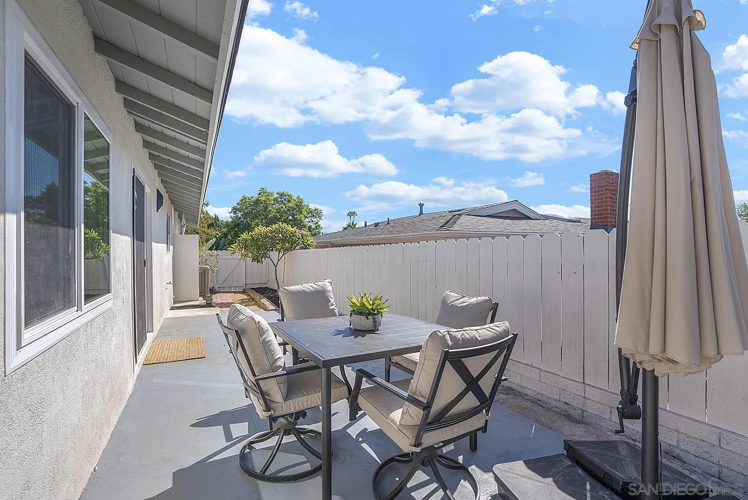 https://cdn.realtyfeed.com/cdn/127/260024864/488cc152eaa10ec9962a6ed38e09bb90.webp