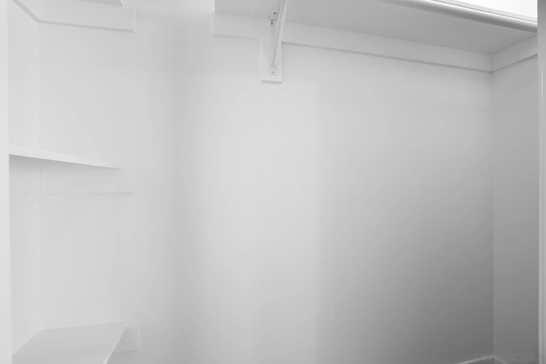 https://cdn.realtyfeed.com/cdn/127/260024864/9fc830dc006b687114ced191c9af6dea.webp