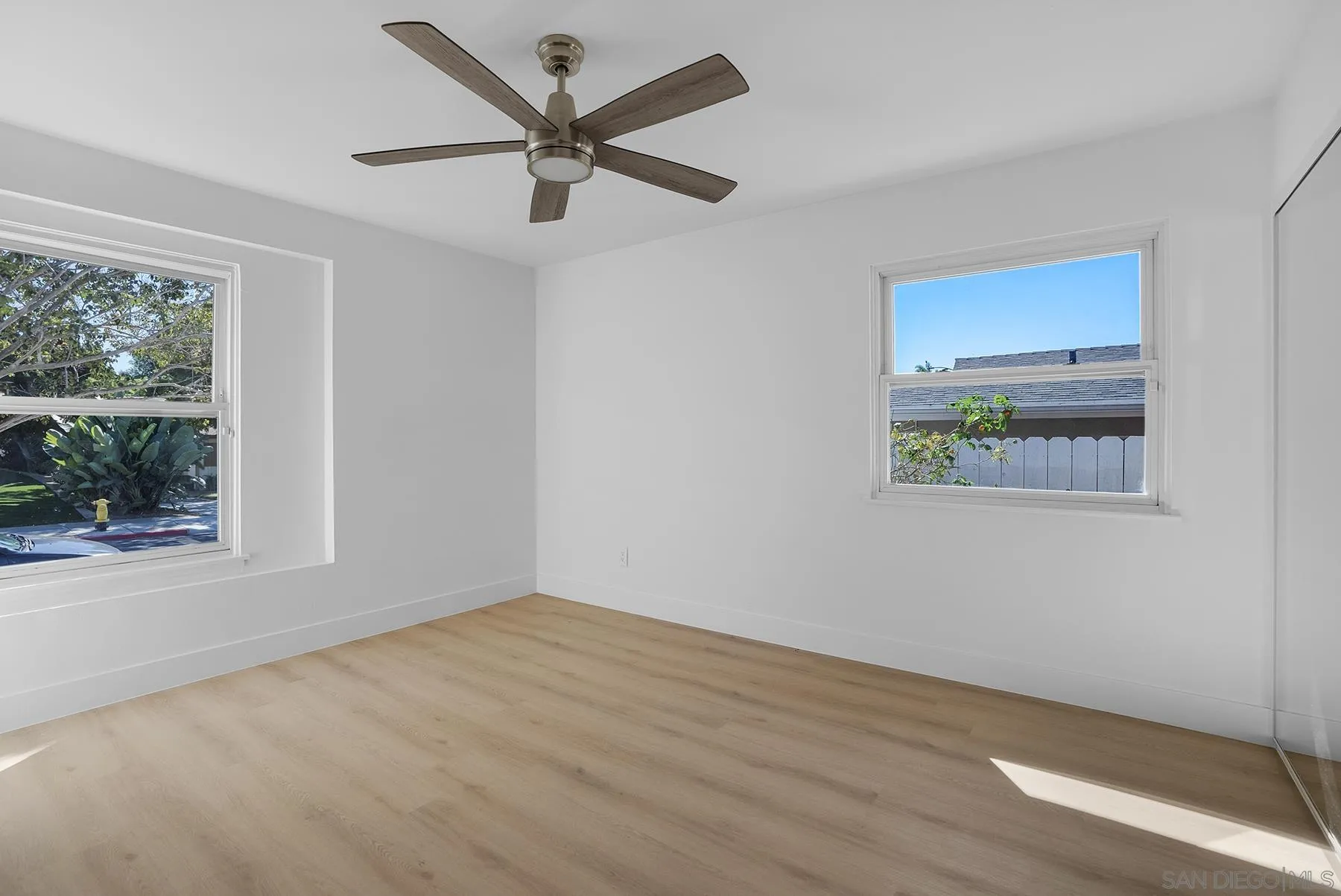 https://cdn.realtyfeed.com/cdn/127/260024864/ad65e4ead6d54ec2f25aca993b62d76d.webp