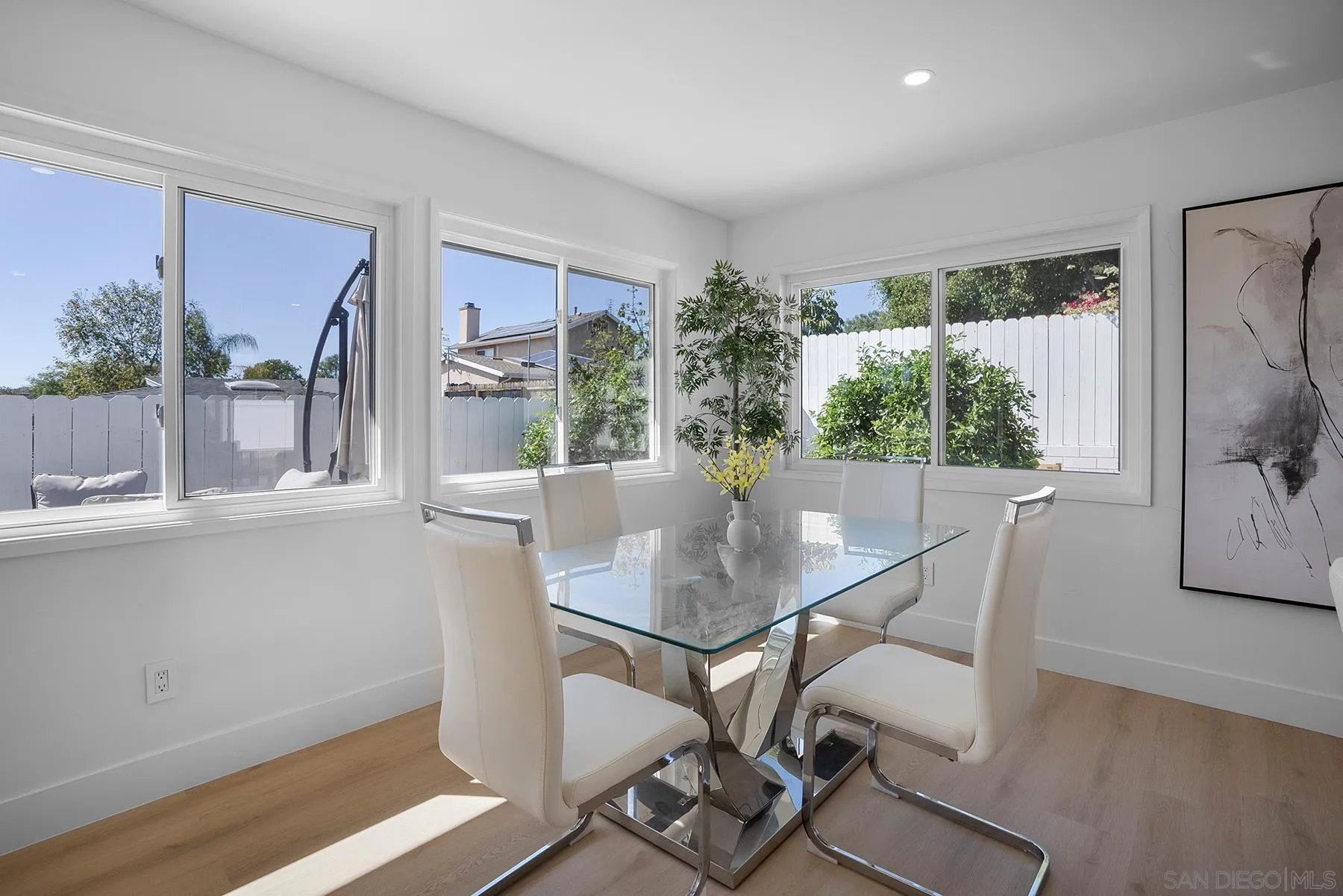 https://cdn.realtyfeed.com/cdn/127/260024864/db10c634332c495f15307ca12579b626.webp