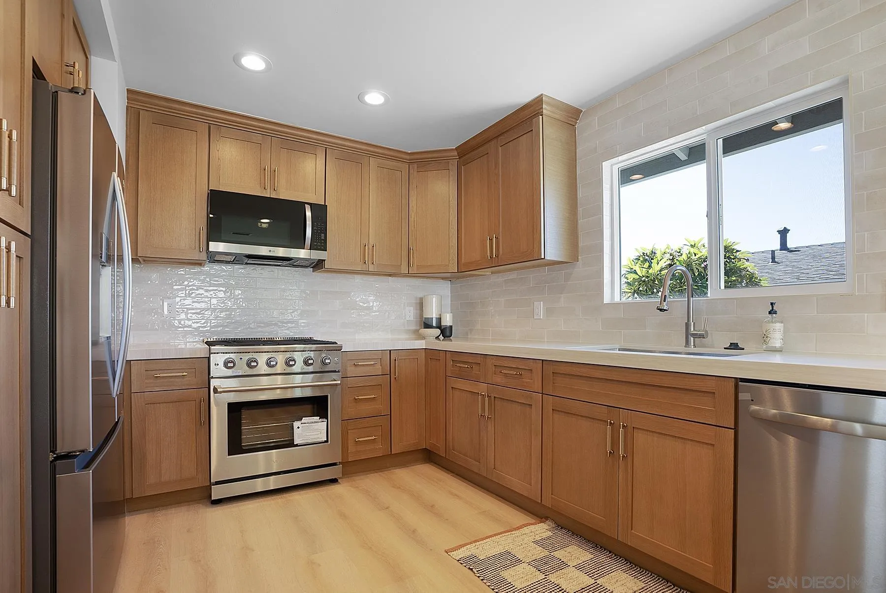 https://cdn.realtyfeed.com/cdn/127/260024864/f6cba7c3c494d9373908b8005b1125ea.webp