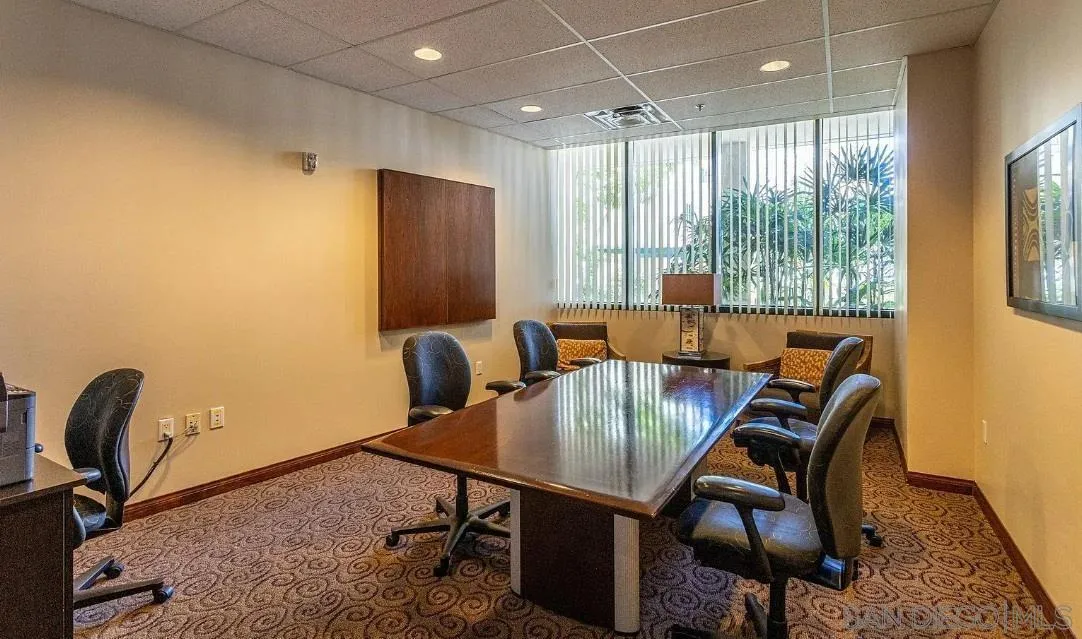 https://cdn.realtyfeed.com/cdn/127/260024868/e4992babb53eb070adc450d739f87c02.webp