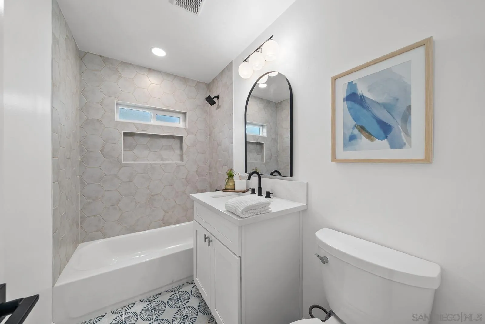 https://cdn.realtyfeed.com/cdn/127/260024876/206f5f3e6b122a89cd2bed2a34d083ec.webp
