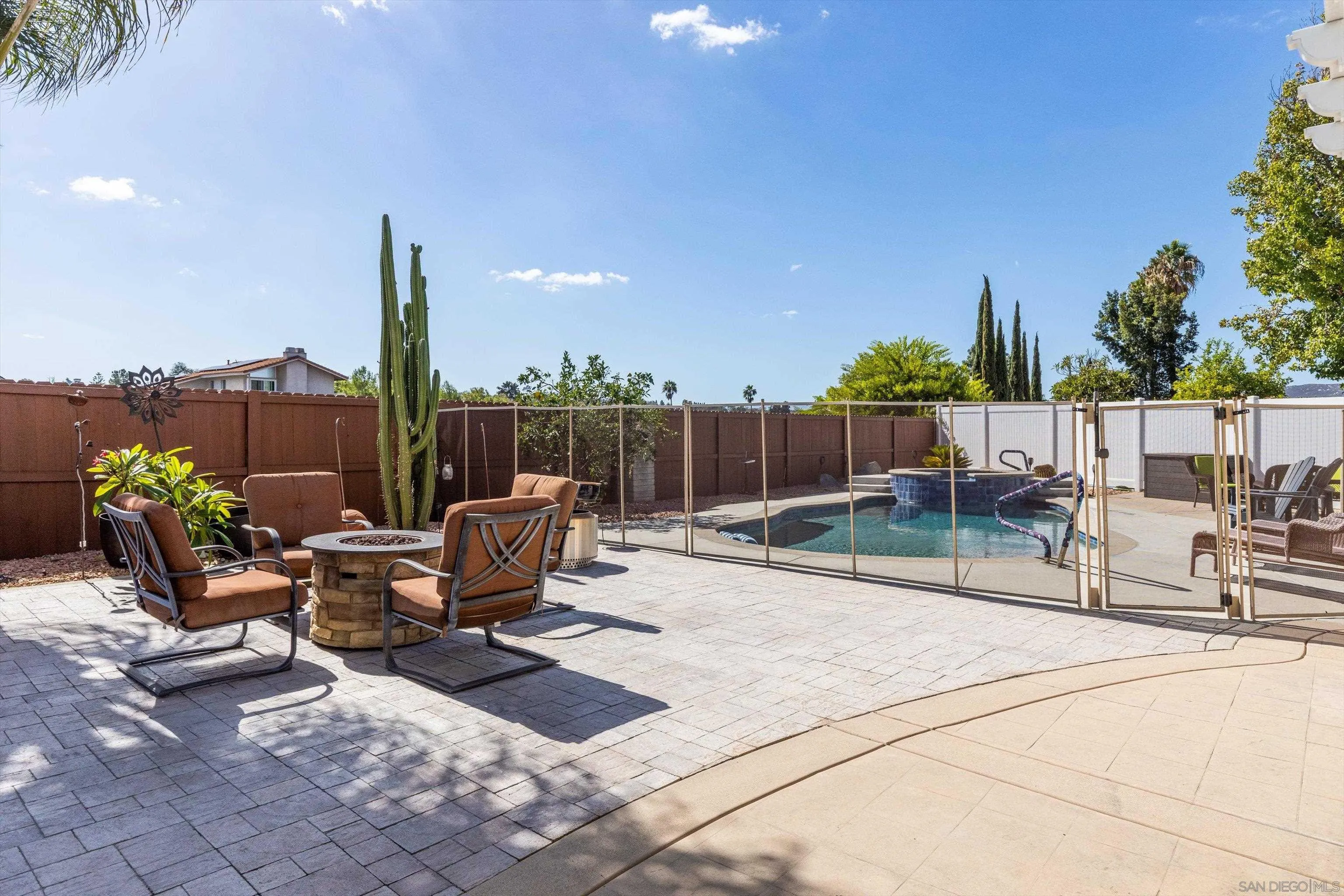https://cdn.realtyfeed.com/cdn/127/260024878/23c303f4b2703b77a76777cd29b1891c.webp