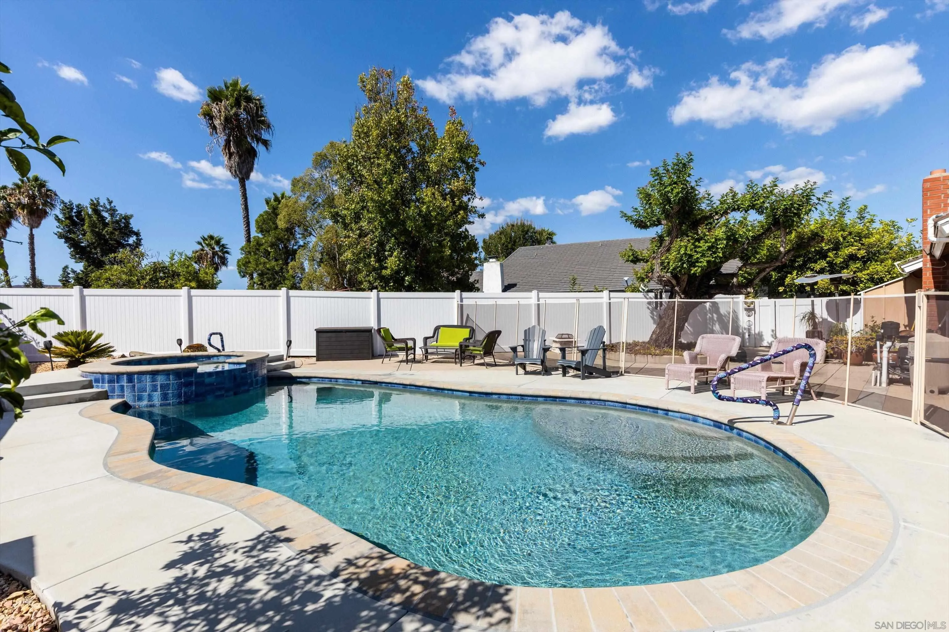 https://cdn.realtyfeed.com/cdn/127/260024878/31073db53a79aae994666723ed133e88.webp