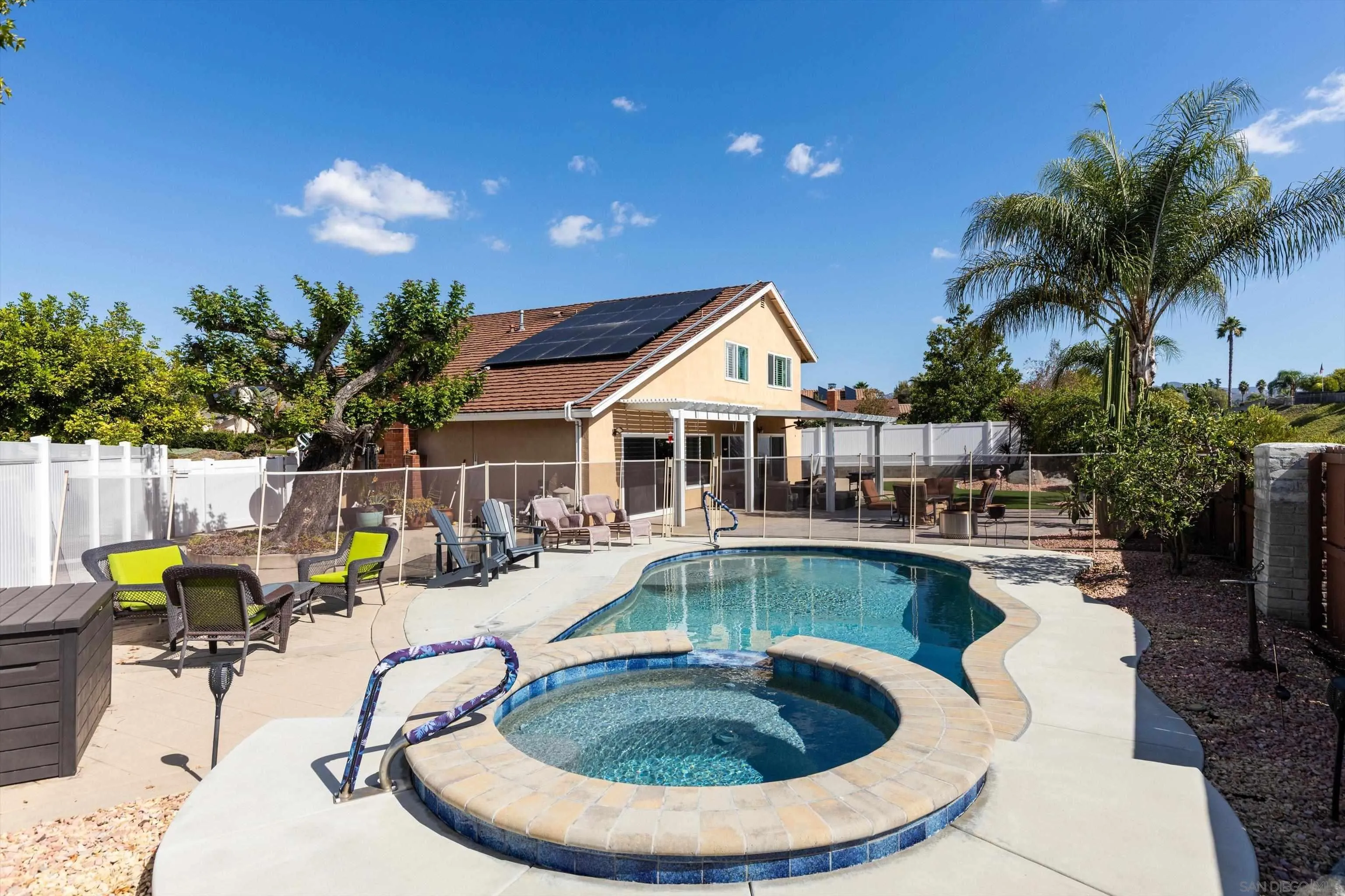https://cdn.realtyfeed.com/cdn/127/260024878/54f98fc042de02e0a1ce9d20e2723469.webp