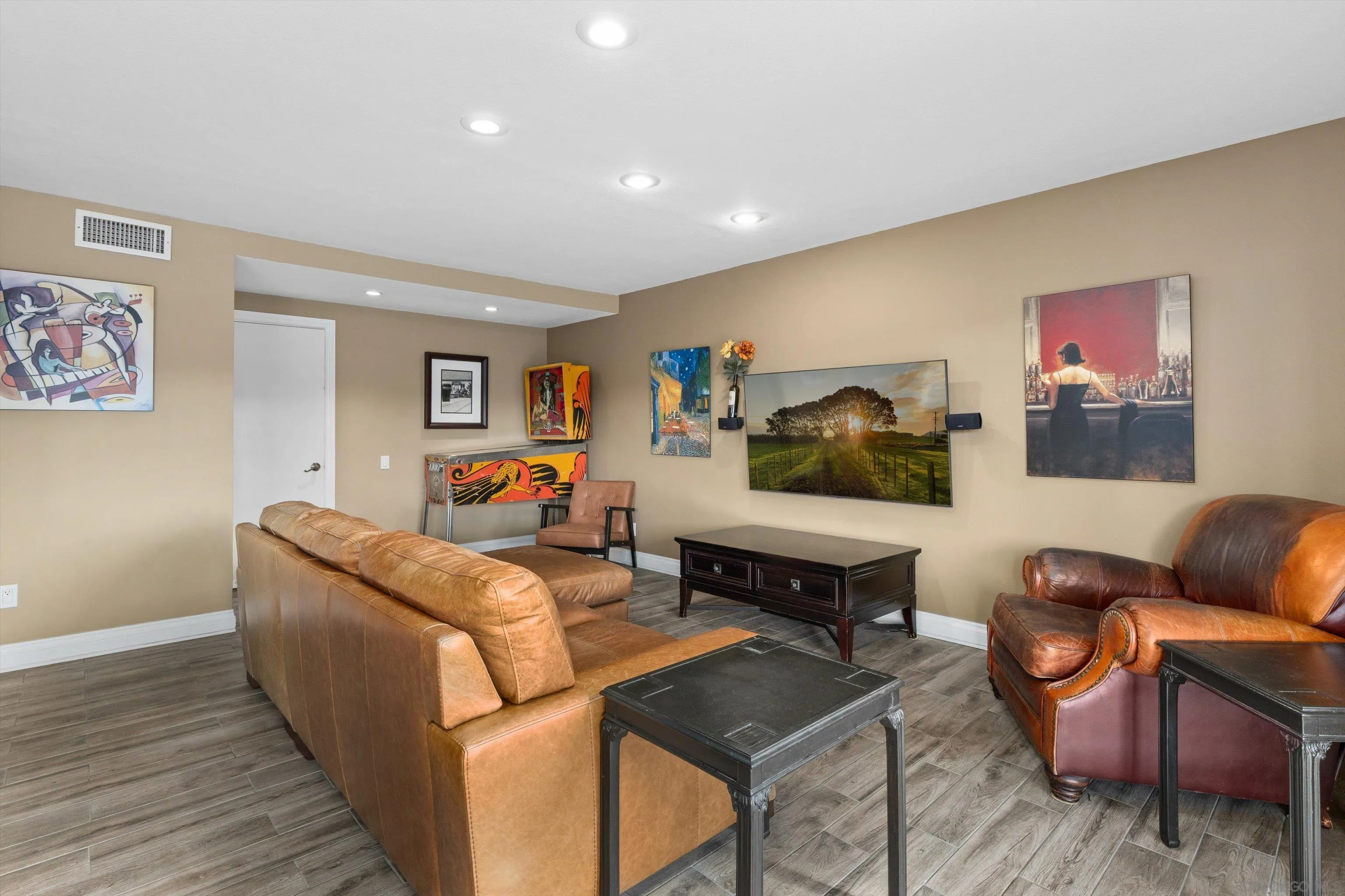 https://cdn.realtyfeed.com/cdn/127/260024878/8f0f13f4dcd32e89e52a27d05e02047b.webp
