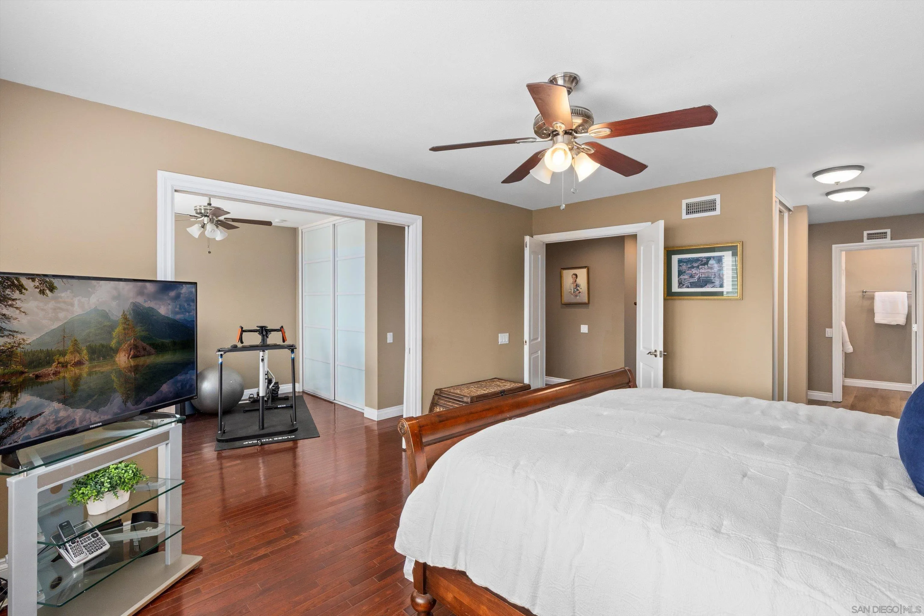 https://cdn.realtyfeed.com/cdn/127/260024878/930094f2e3a1204b2da50471f35809ae.webp