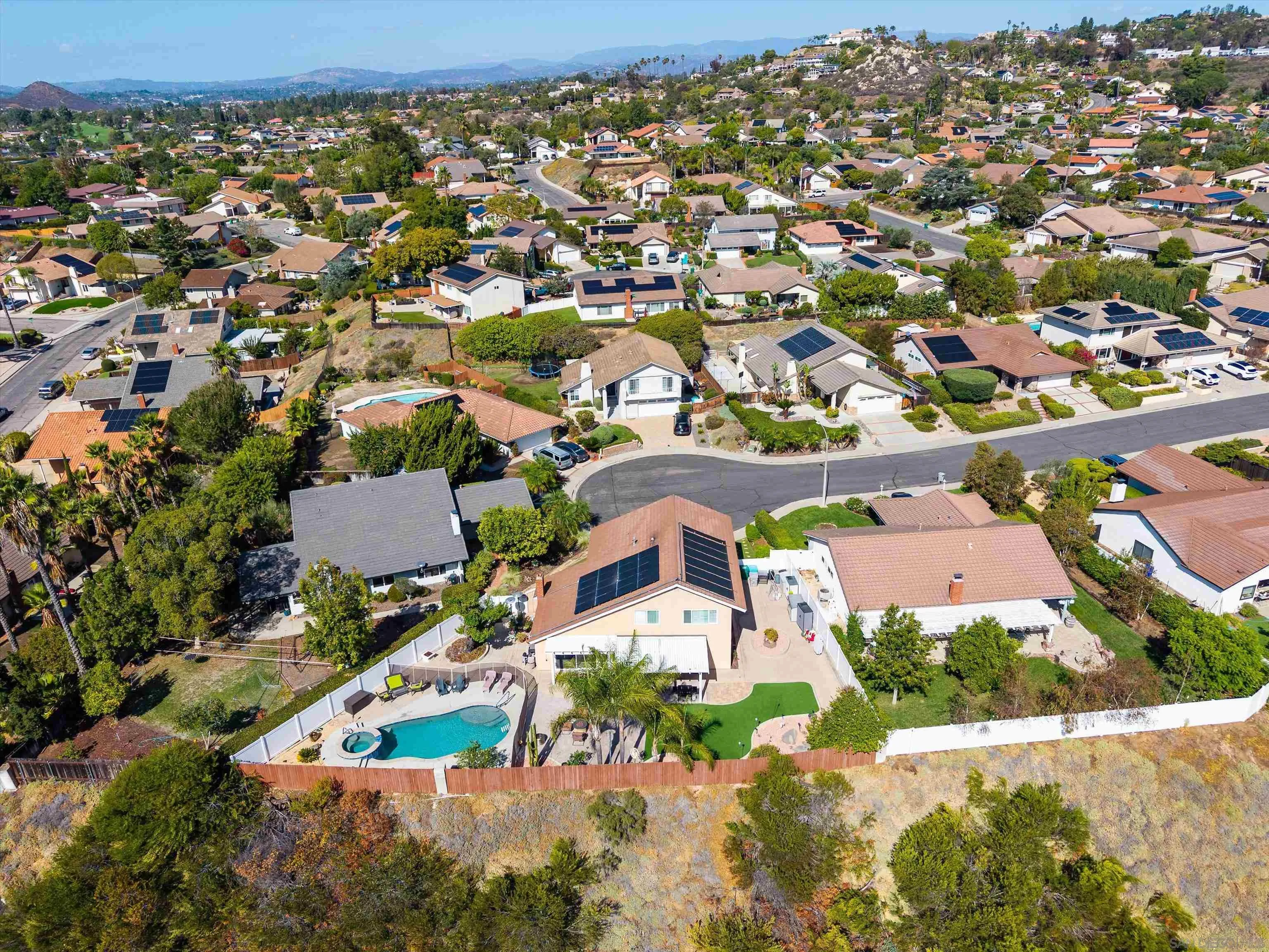 https://cdn.realtyfeed.com/cdn/127/260024878/b9ee921bbf21e1e44ad7ca0a88e4b35c.webp