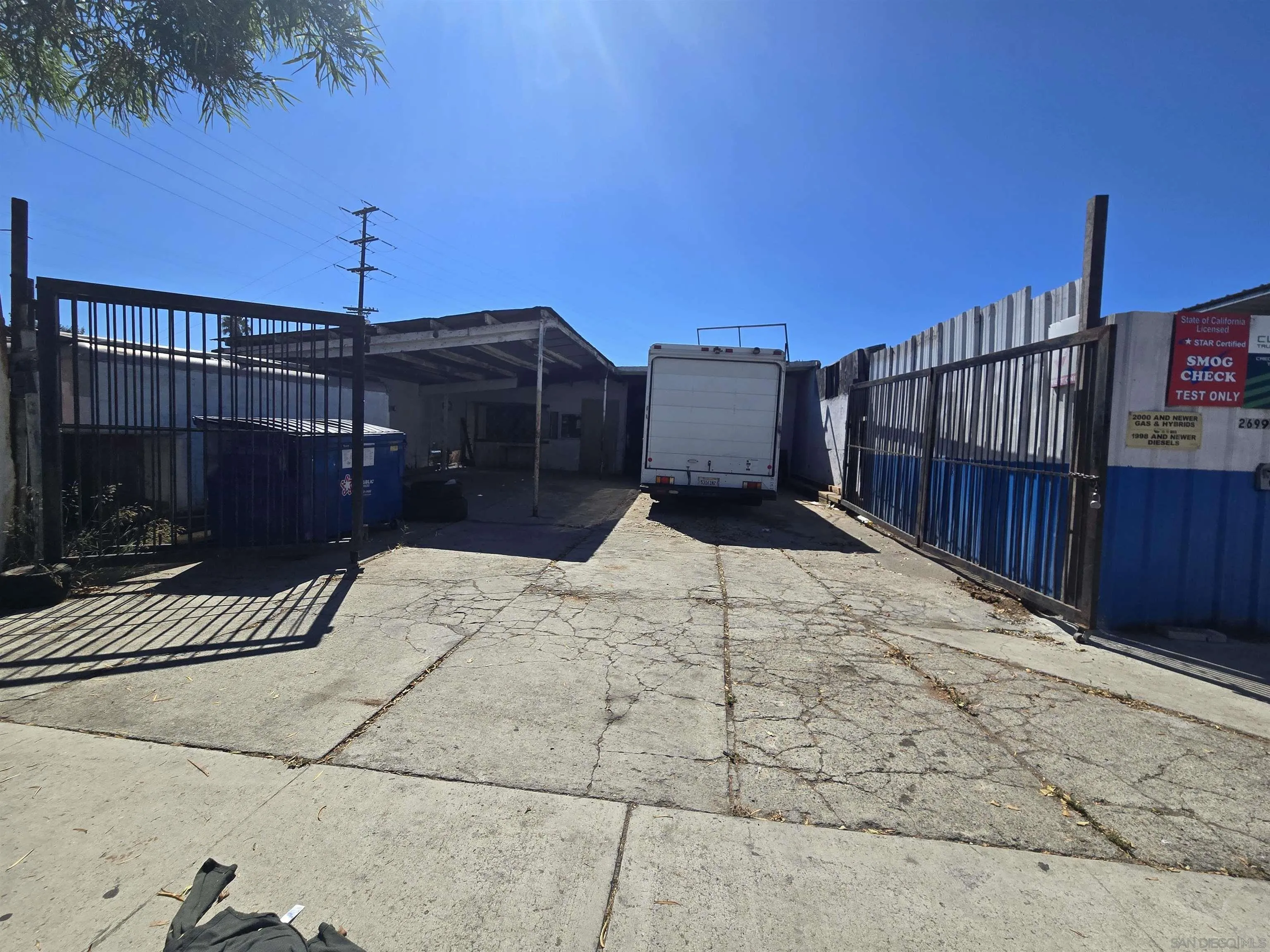 2699 Commercial Street #b
